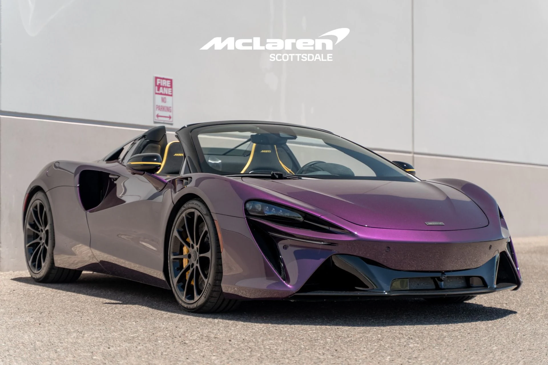 mph008_4292677993_Used_2025_MCLAREN_ARTURA_1780680120_9eafedc1a3