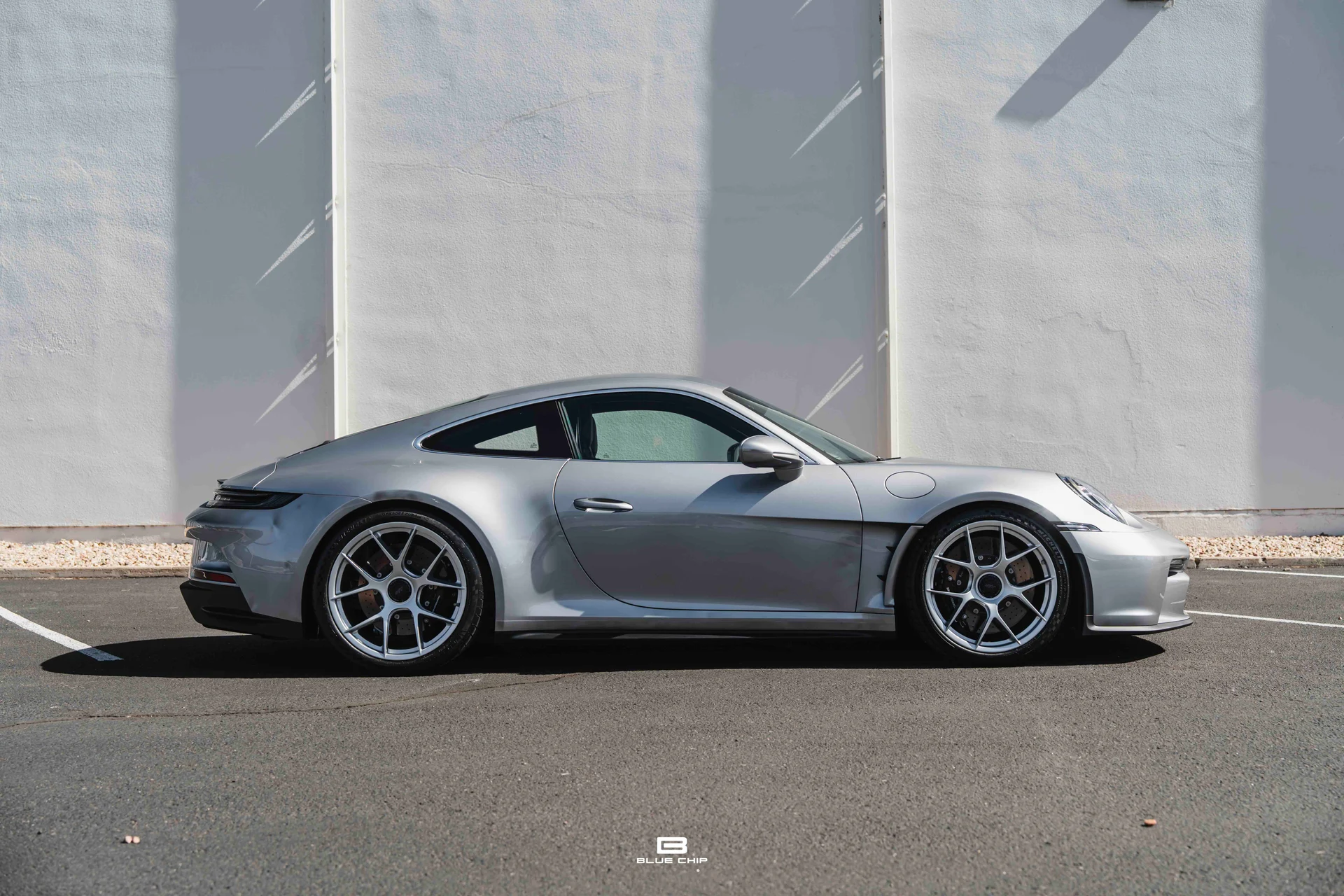 mph008_4294085436_6a345bdd1f8a43f16407a641_2024_Porsche_911_ST_08_daead3820b