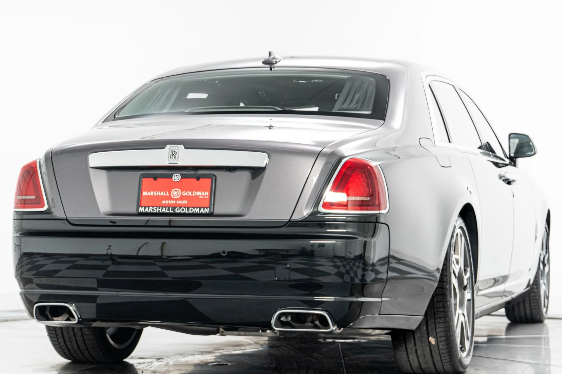 mph008_433630406_Used_2017_Rolls_Royce_Ghost_Extended_Wheelbase_393_K_MSRP_Two_Tone_Paint_Rear_Chiller_1774532559_9856798468