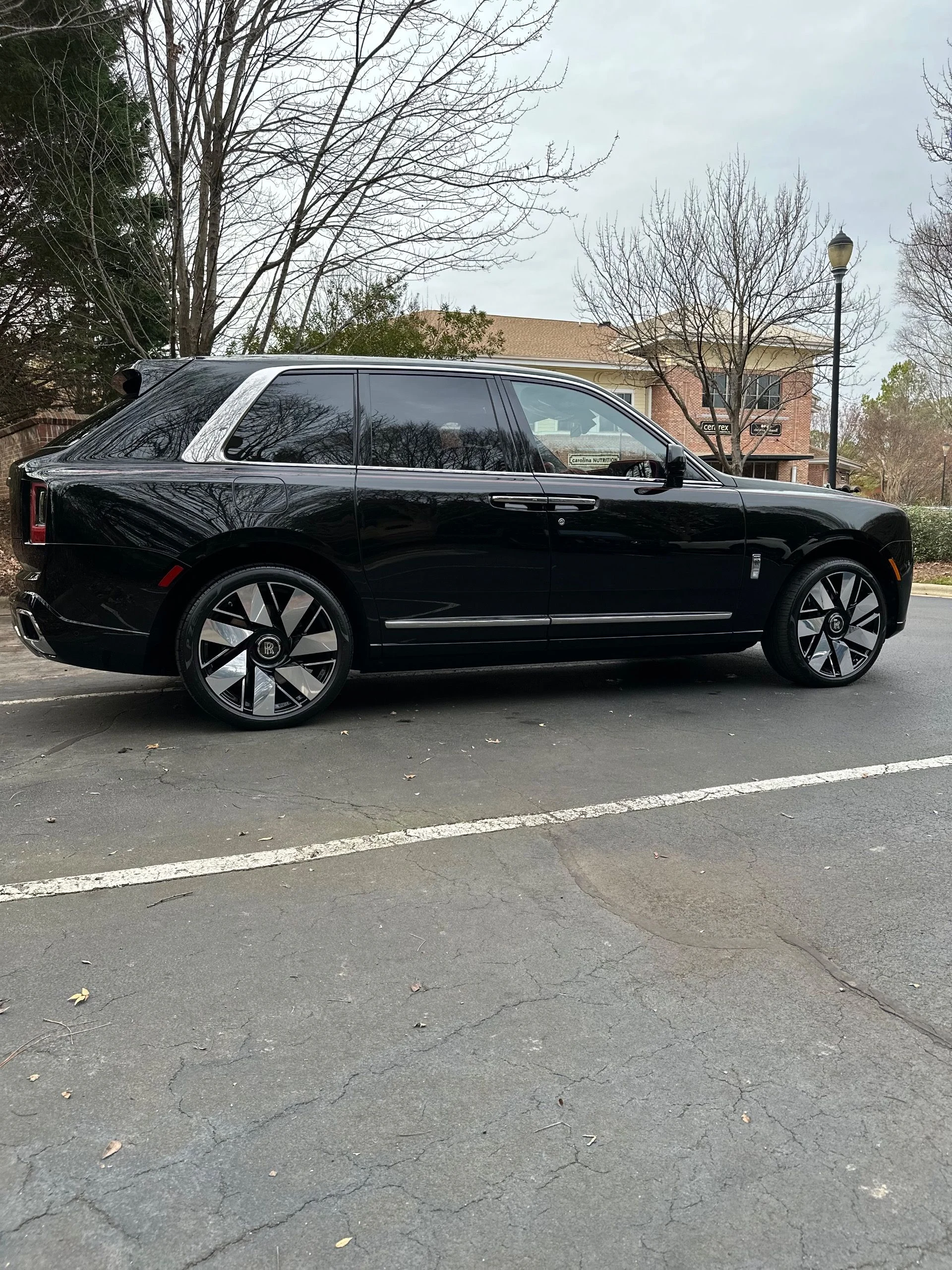 mph008_43646017_Used_2025_Rolls_Royce_Cullinan_1764879808_02e54e24fb