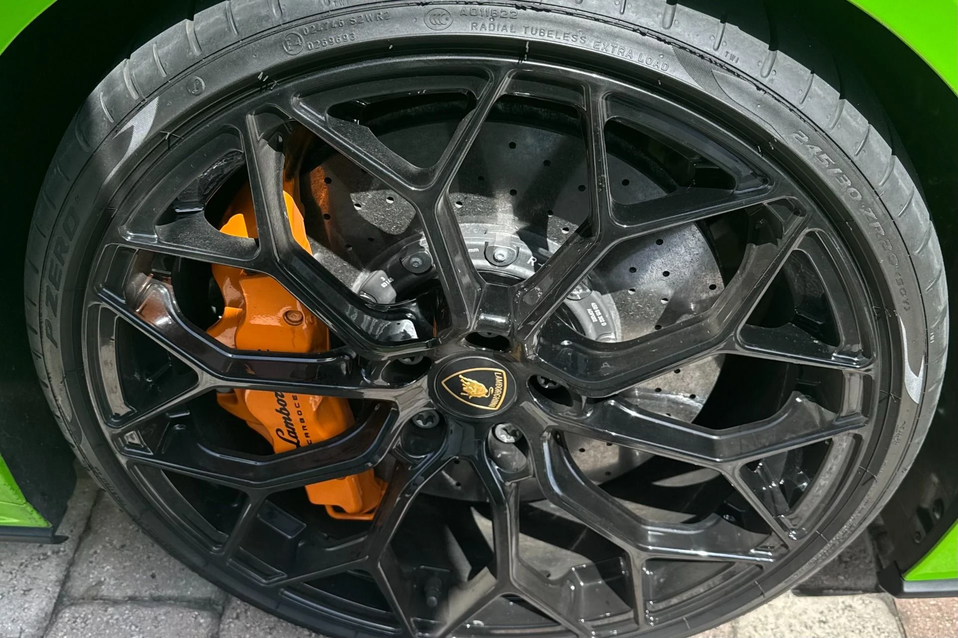 mph008_443453838_Used_2023_Lamborghini_Huracan_EVO_Spyder_1744393312_4f5524bbc9