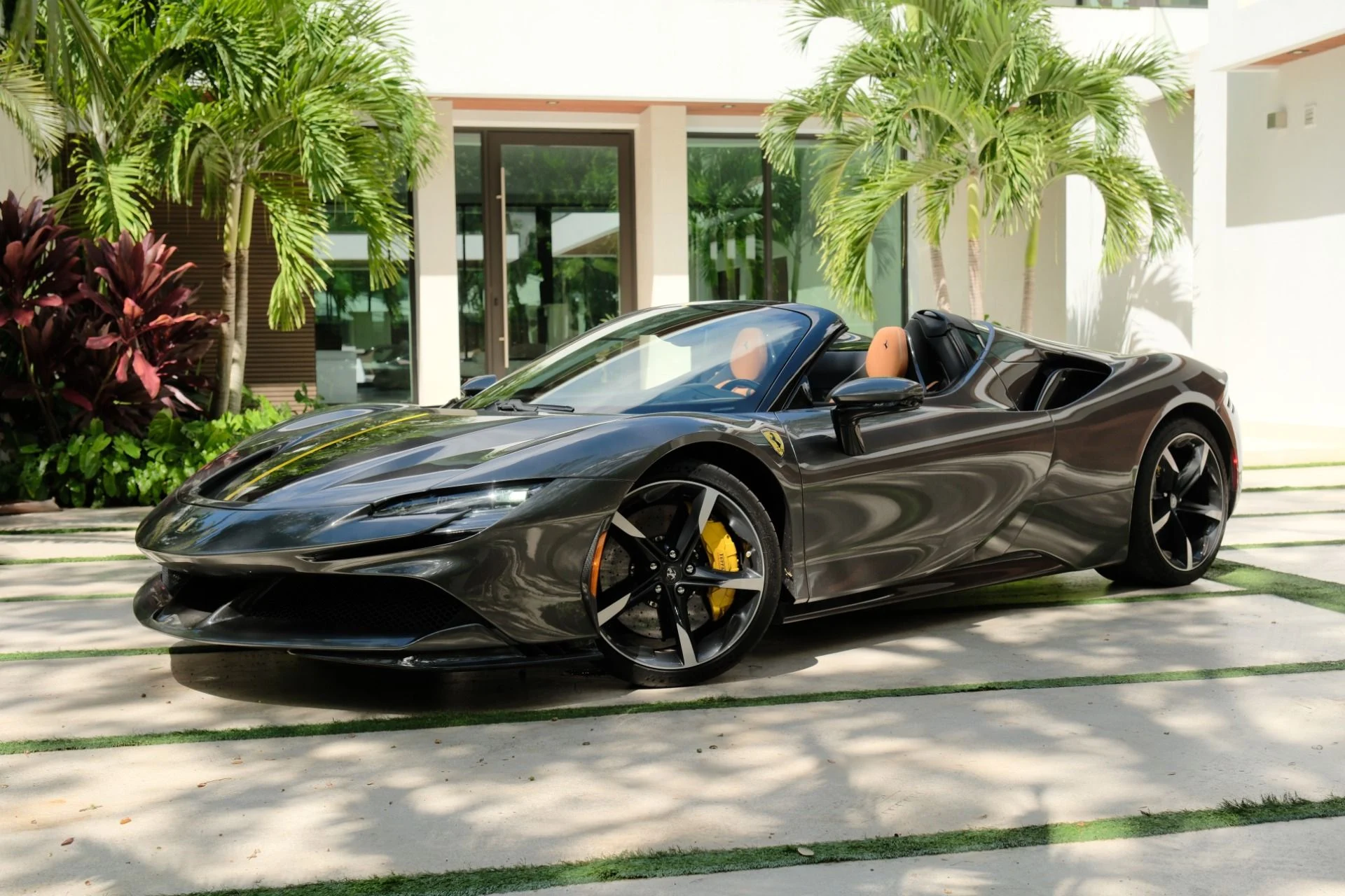 mph008_451947404_Used_2022_Ferrari_SF_90_Spider_1790027669_16b18d9ce2