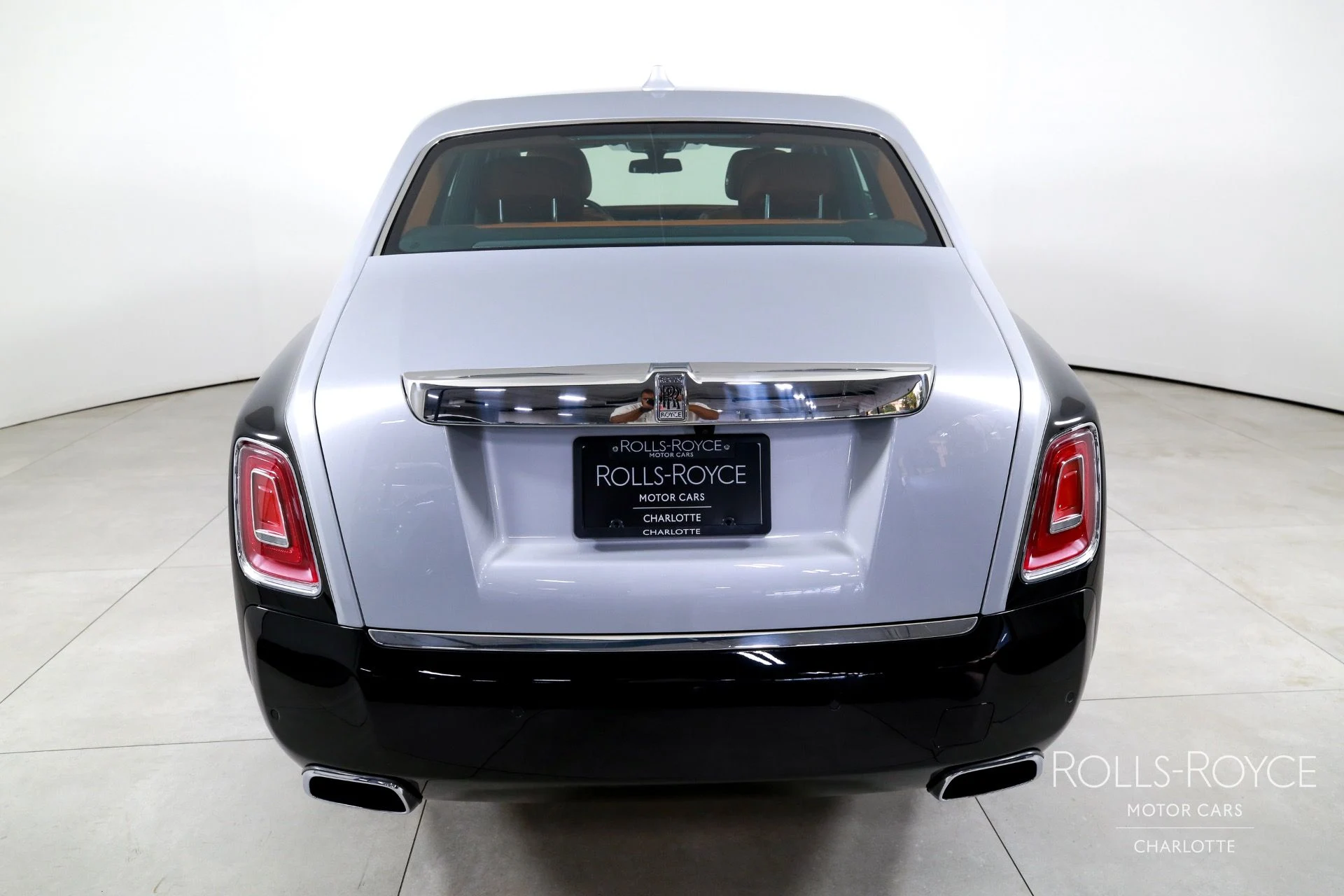 mph008_459661212_Used_2018_Rolls_Royce_Phantom_1754410239_7fb648ee35