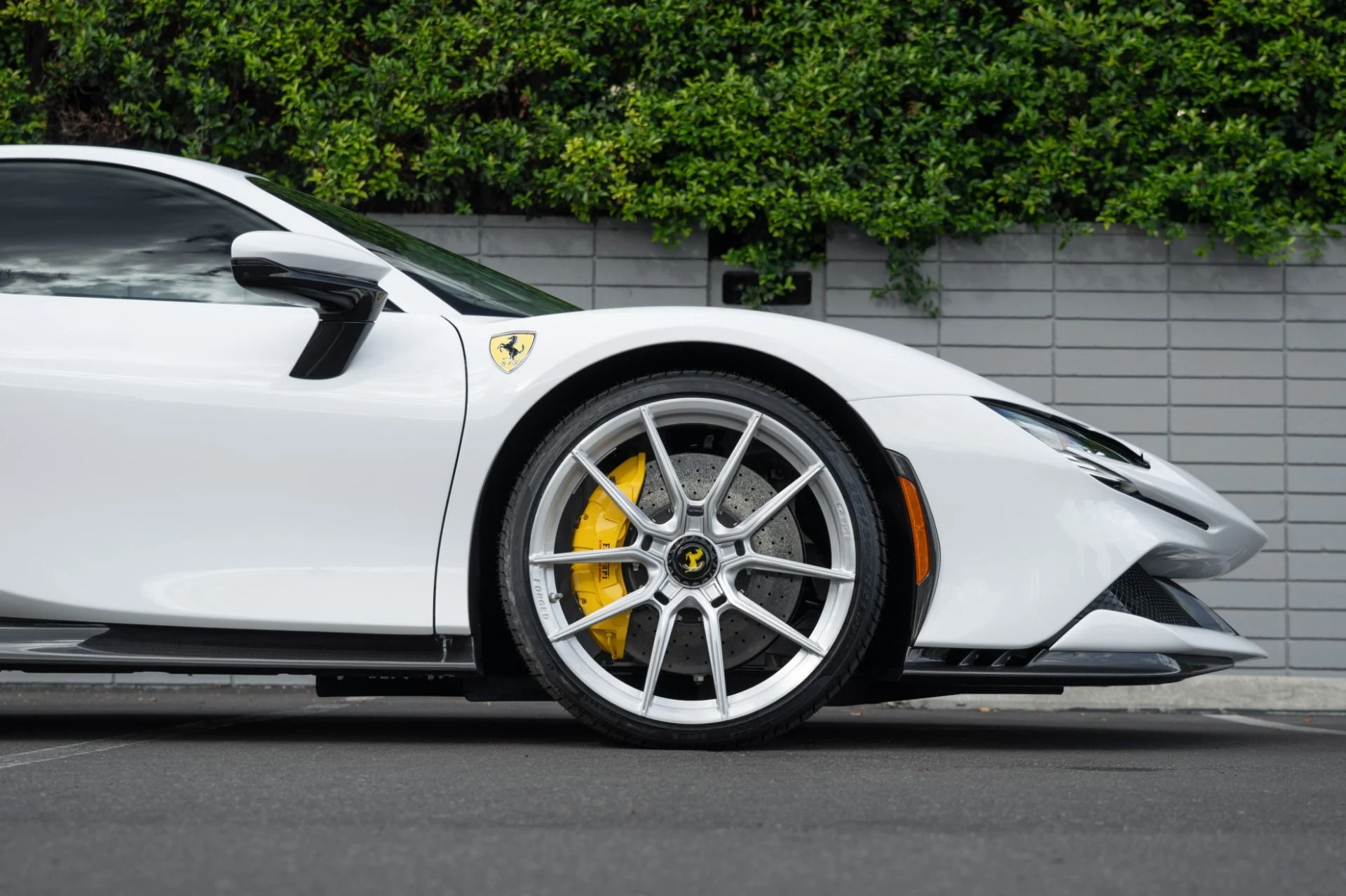 mph008_463823768_Used_2023_Ferrari_SF_90_Stradale_1760118033_3d015ea2a8