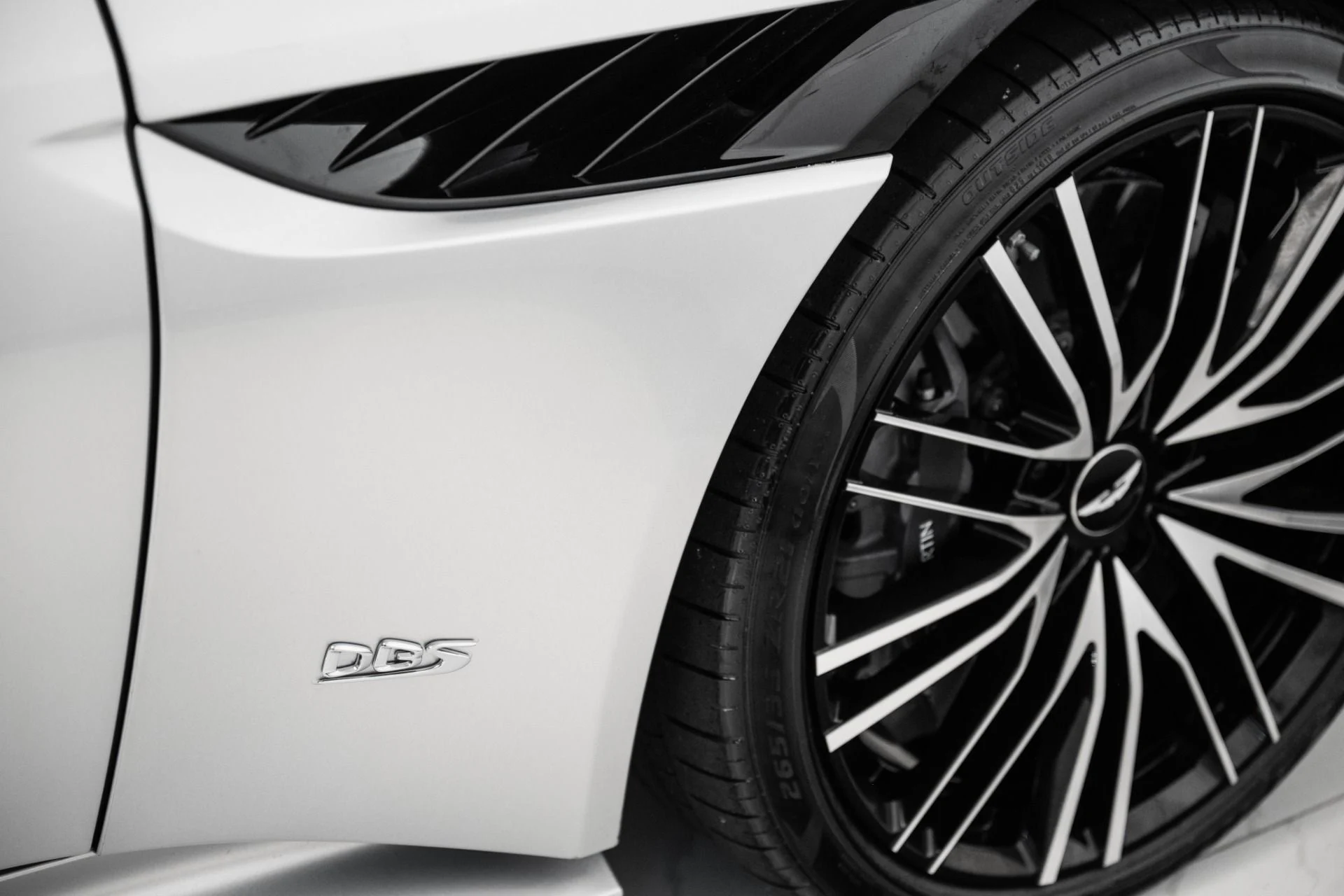 mph008_46425245_Used_2020_Aston_Martin_DBS_Superleggera_1754334854_bc1c4b3bf1