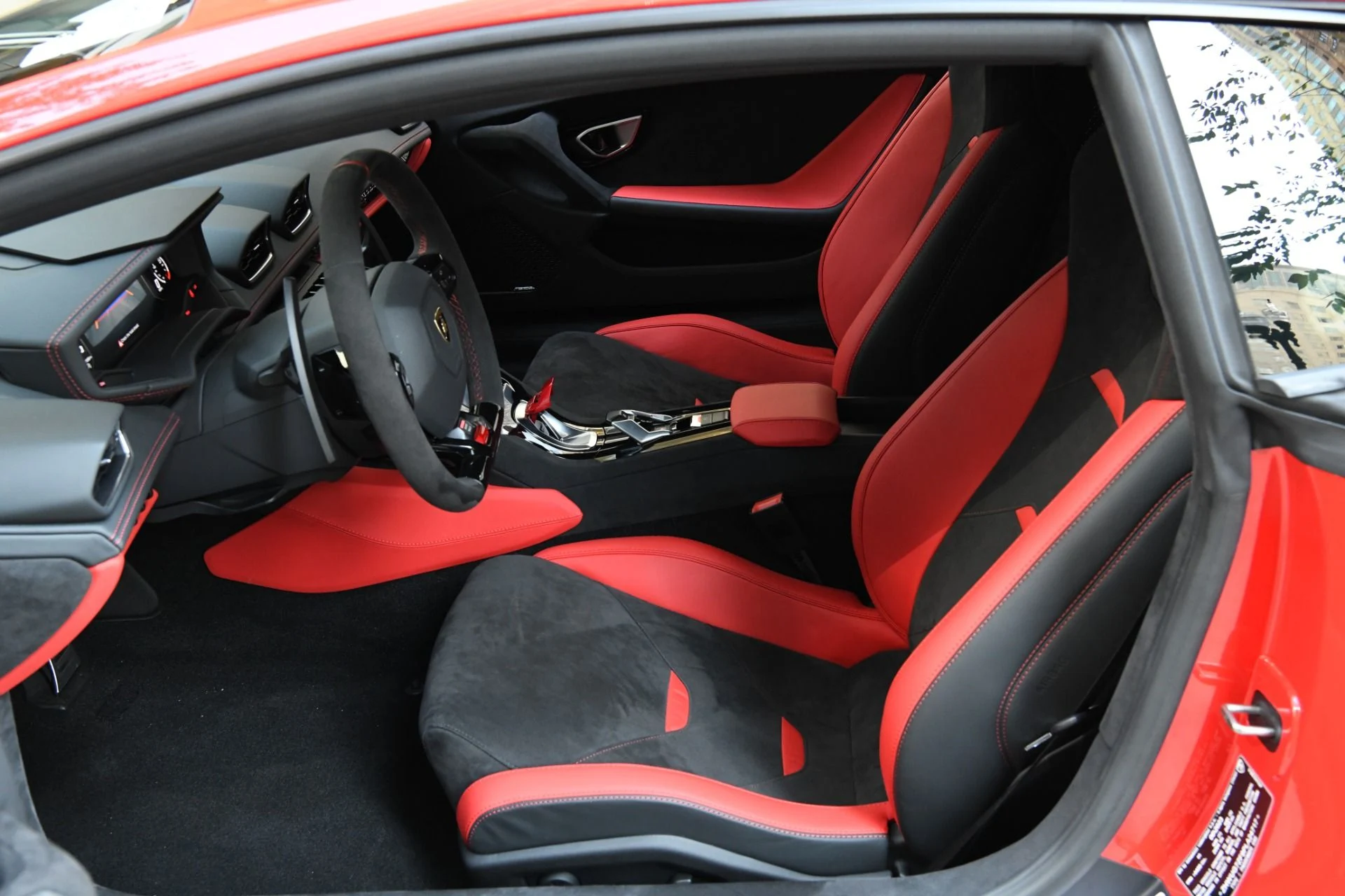 mph008_474259080_Used_2023_Lamborghini_Huracan_Sterrato_1757705633_0c364bc7c4