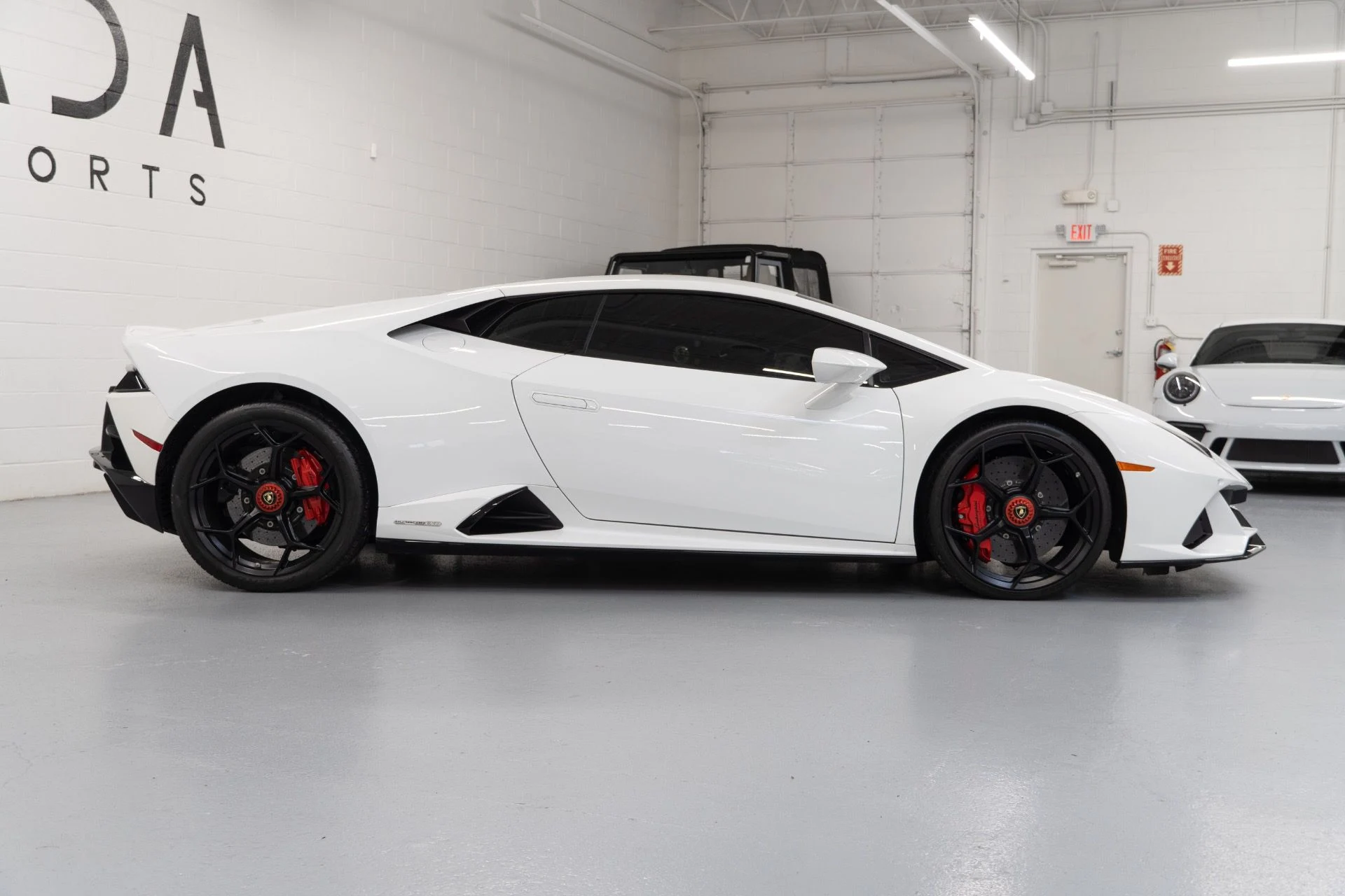 mph008_477773995_Used_2020_Lamborghini_Huracan_EVO_1763065962_0e11f71cbb