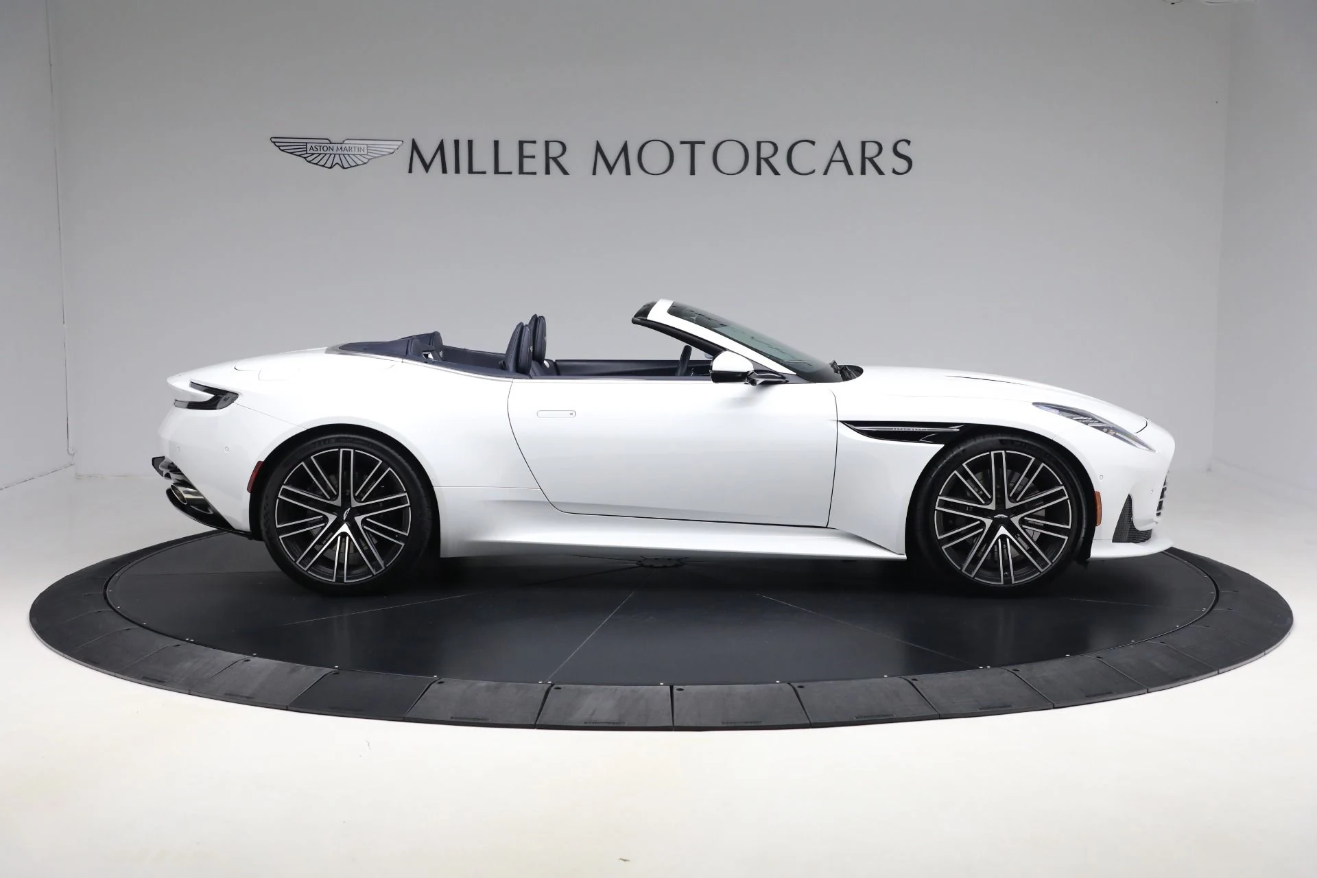 mph008_489850405_Used_2024_Aston_Martin_DB_12_Volante_baabb32efd