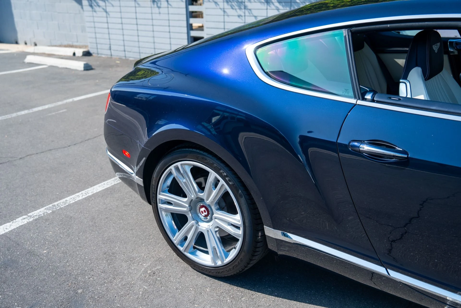 mph008_496210698_Used_2016_Bentley_Continental_GT_V8_1762542267_fb85eaeb49