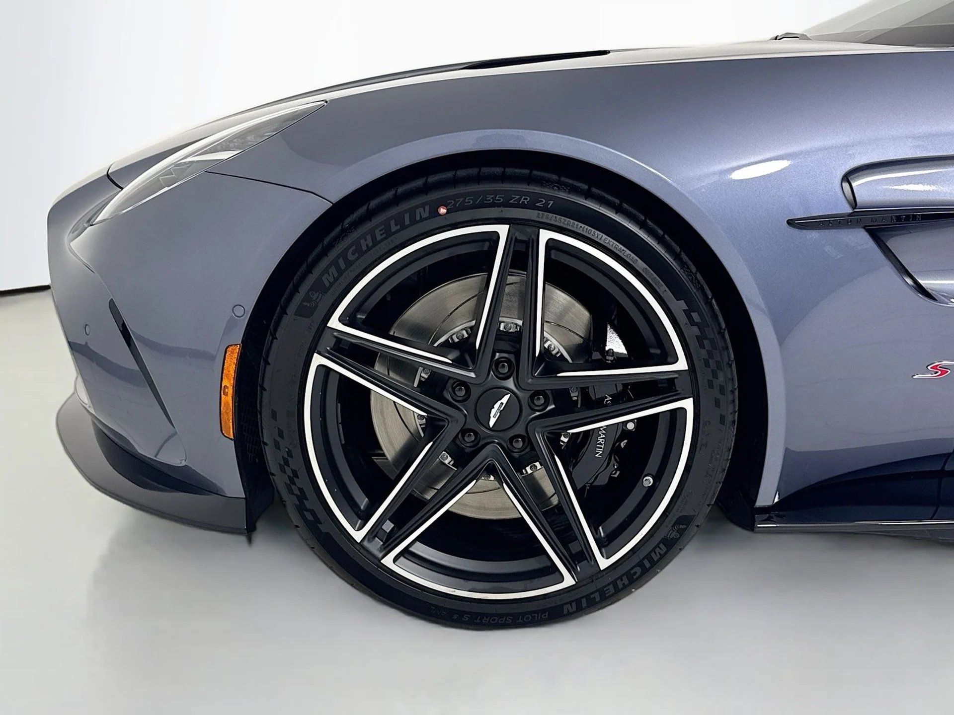 mph008_49637069_67b833f418456d8a013e3081d0c78bd3x_e5680a6170