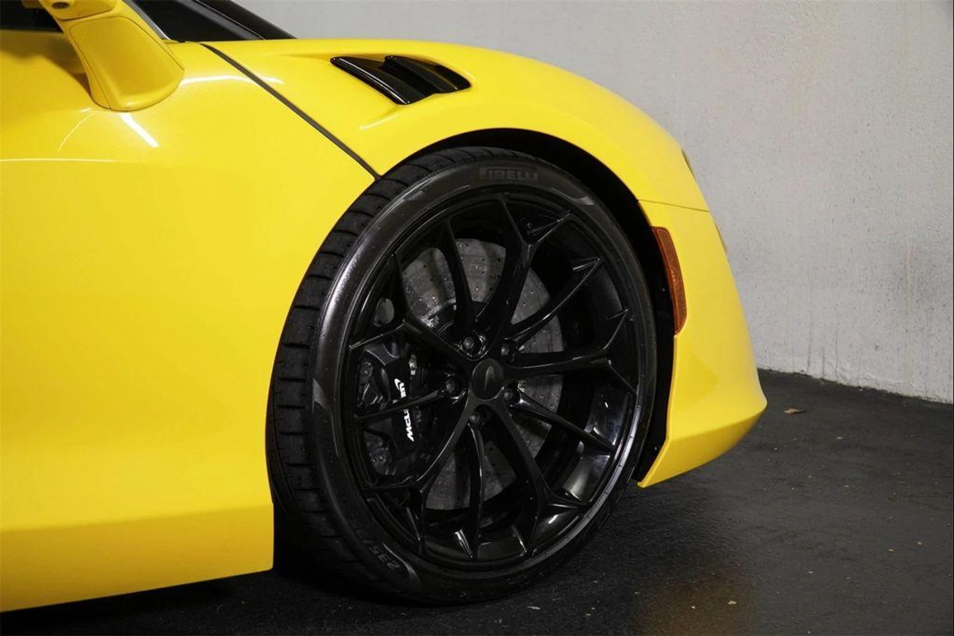 mph008_513602826_x_A9_P_Giy9_Go_VV_9e_A_Cgkk_L_Vo_k_Cy_Y_c5f42a6e87