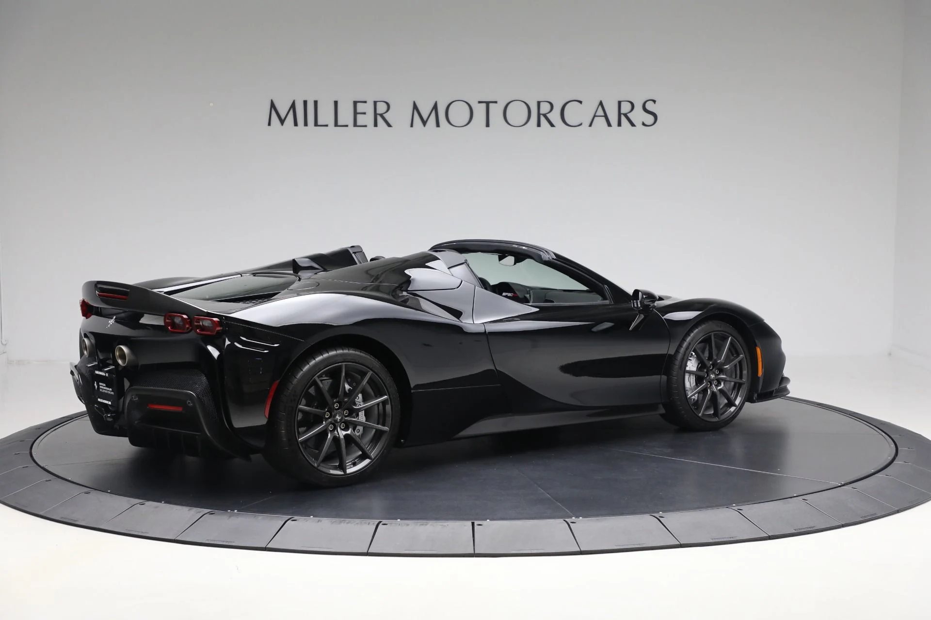 mph008_5144911_Used_2023_Ferrari_SF_90_Spider_2aa27906ce