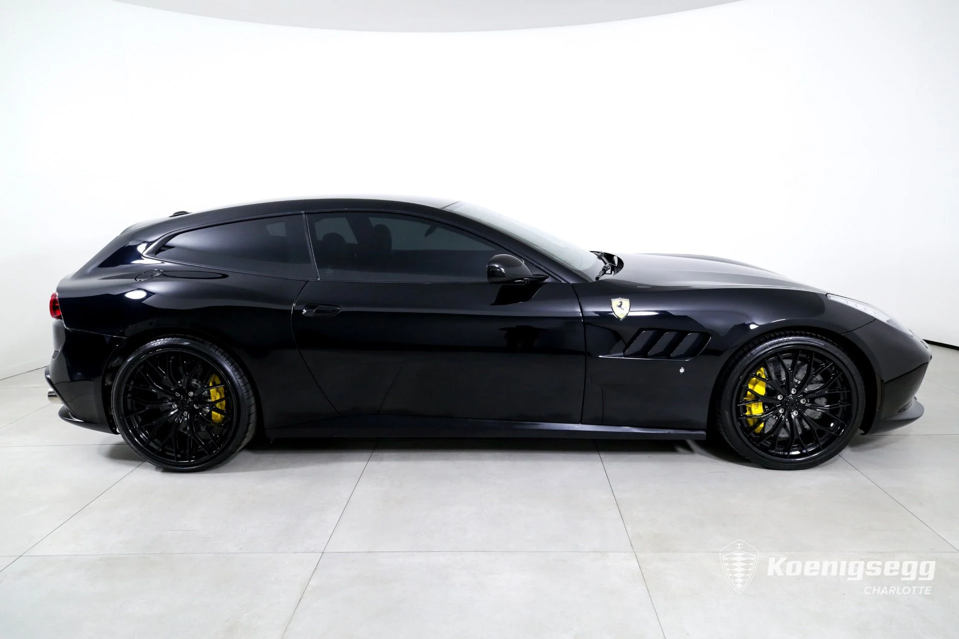 mph008_520121712_Used_2018_Ferrari_GTC_4_Lusso_T_1761056109_35f1c4798a