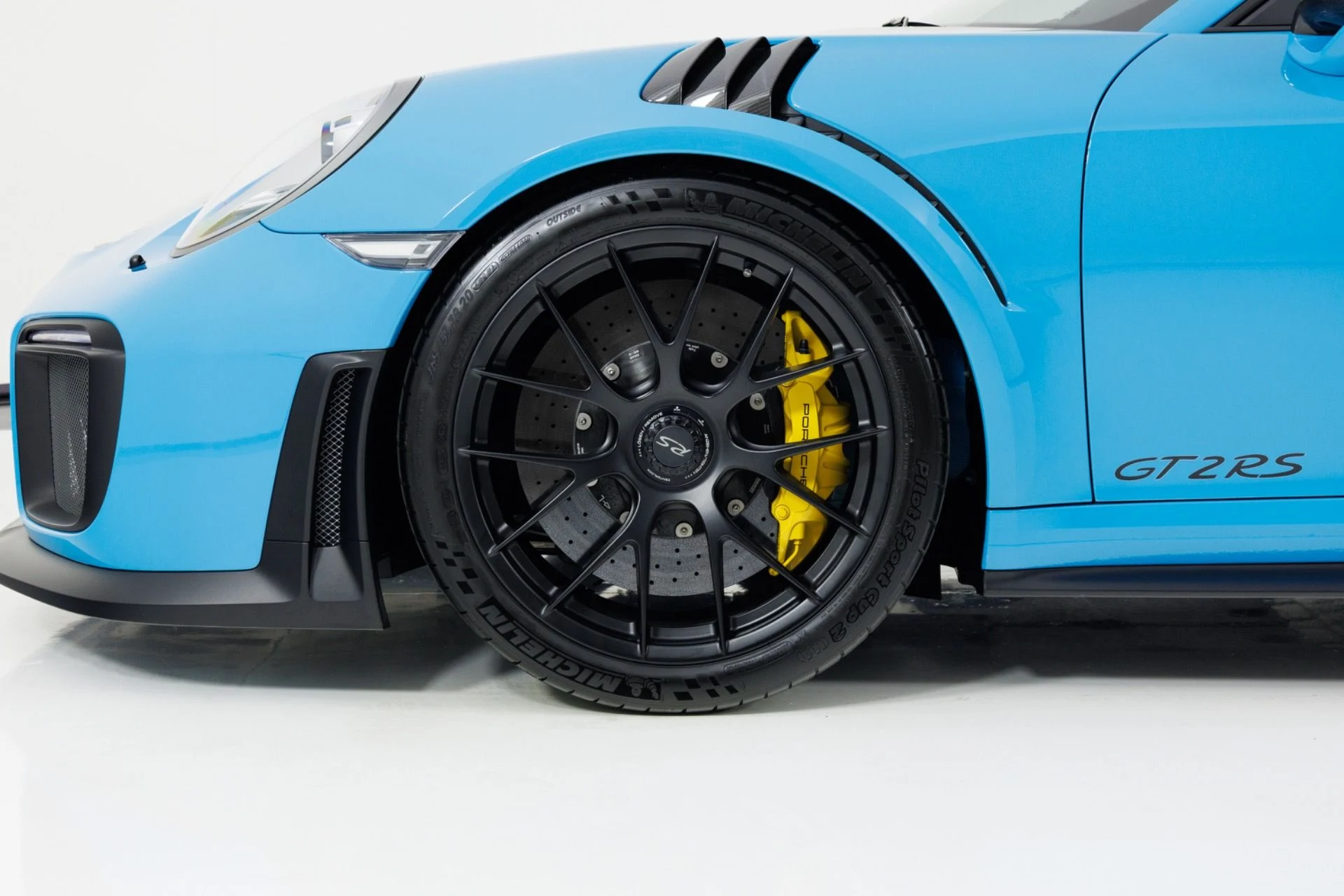 mph008_52647490_Used_2018_Porsche_911_GT_2_RS_1783631648_58a14e4f96