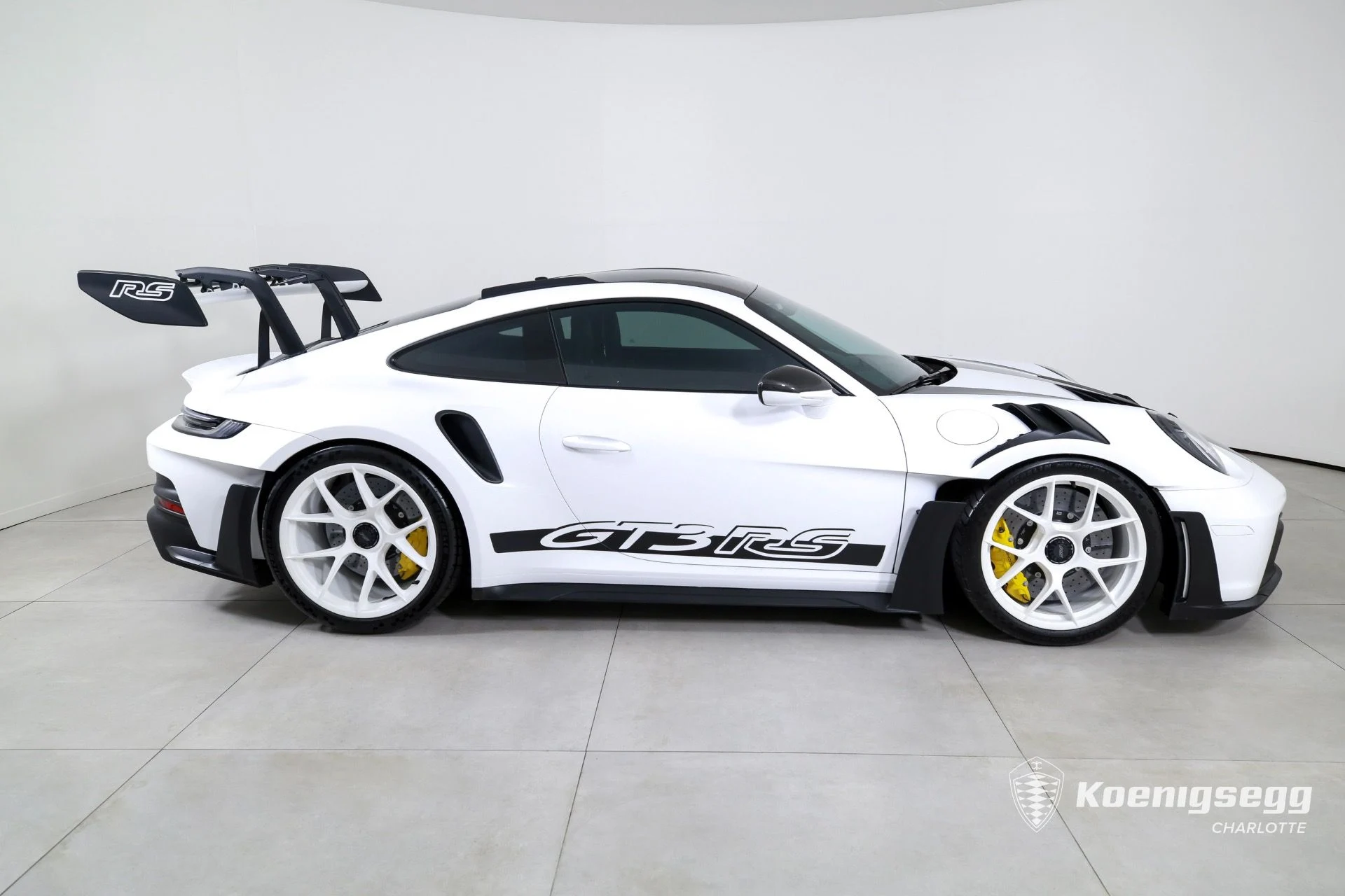mph008_530073393_Used_2024_Porsche_911_GT_3_RS_1761086106_bf075f25e8