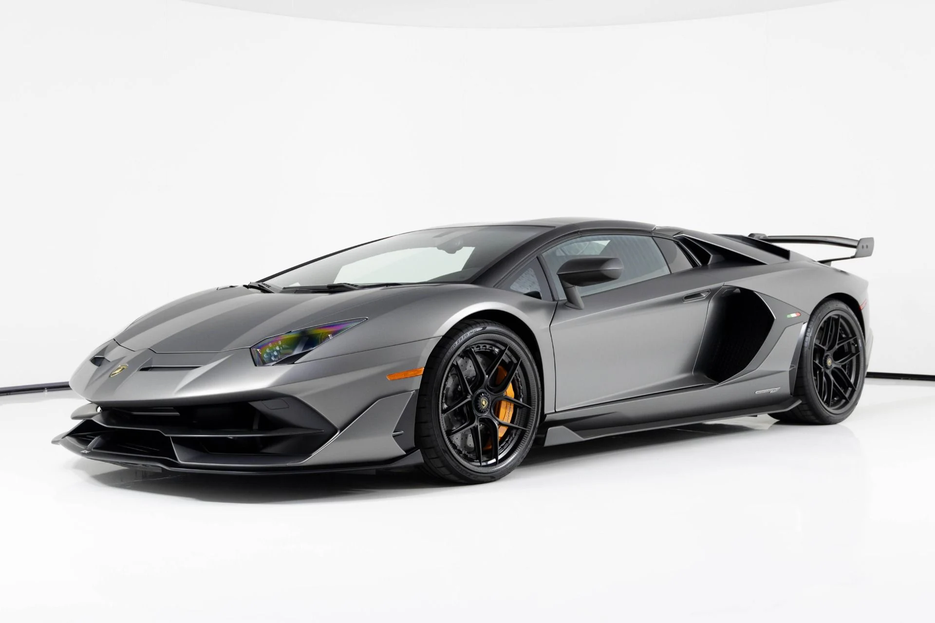 mph008_544810609_Used_2020_Lamborghini_Aventador_SVJ_1759430089_8a1f519b67