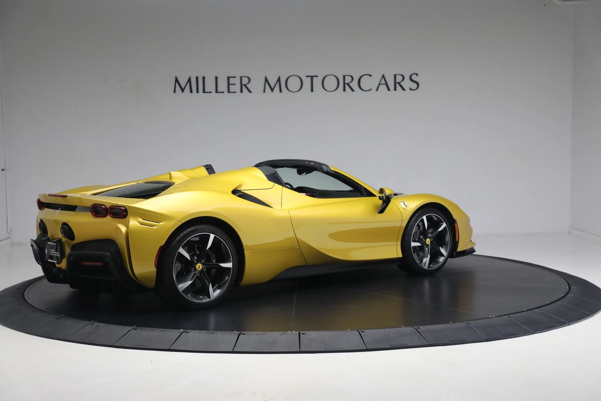 mph008_553201801_Used_2024_Ferrari_SF_90_Spider_5c62590cff