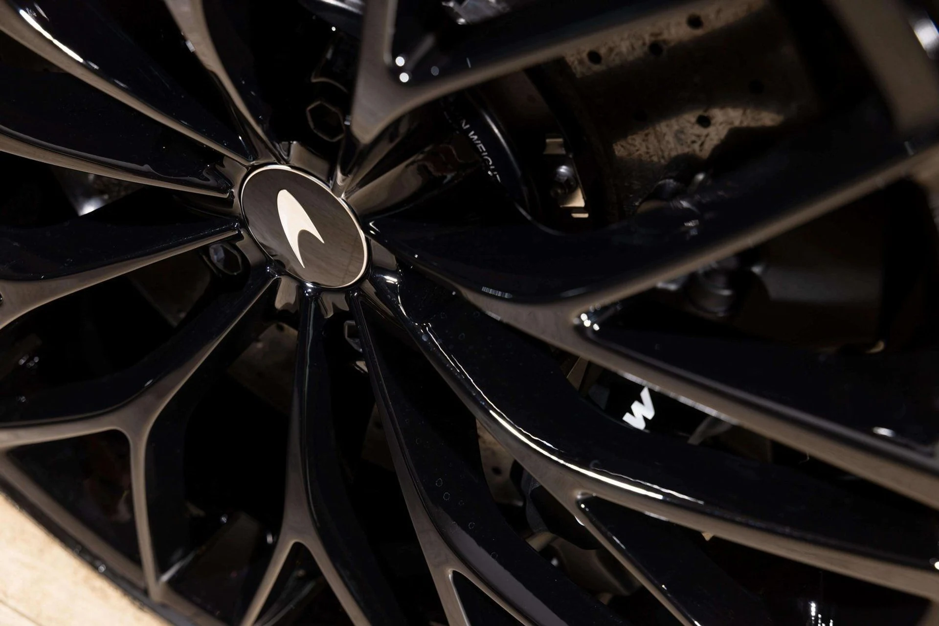 mph008_56112296_image_9_786580ffa7