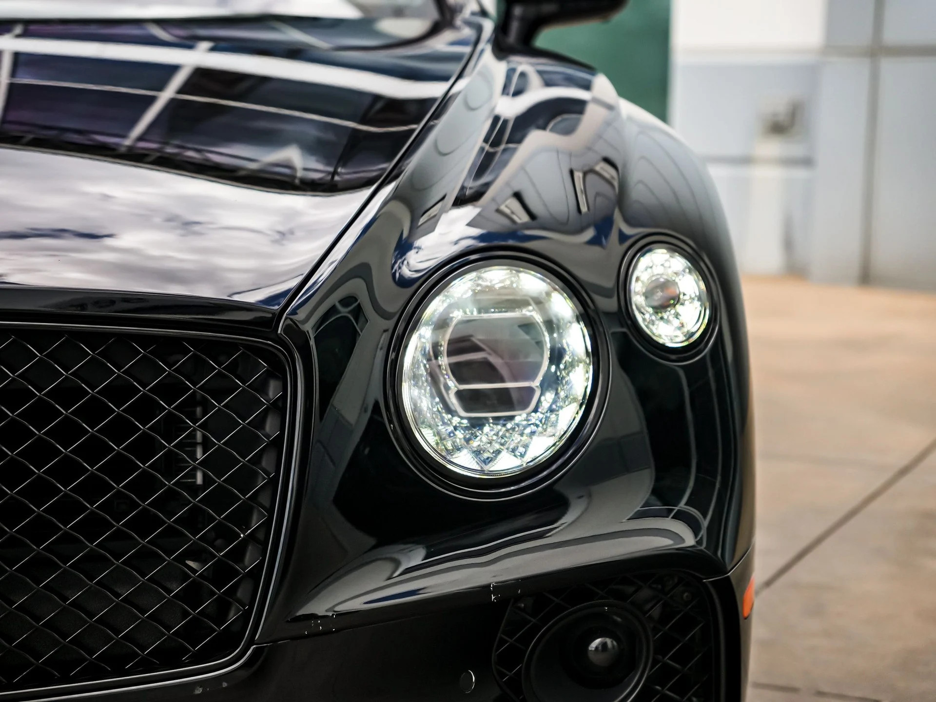 mph008_563591080_Hi_Tech_Luxury_Imports_LLC_SCBCT_2_ZG_6_NC_098069_image_8_693e769b4d