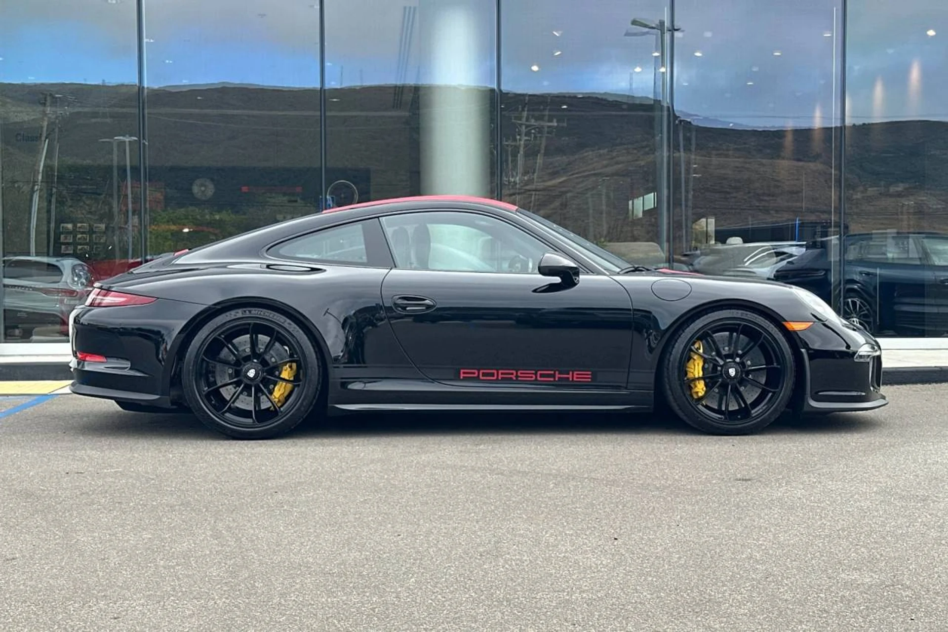 mph008_566957773_1280_5a81b18698