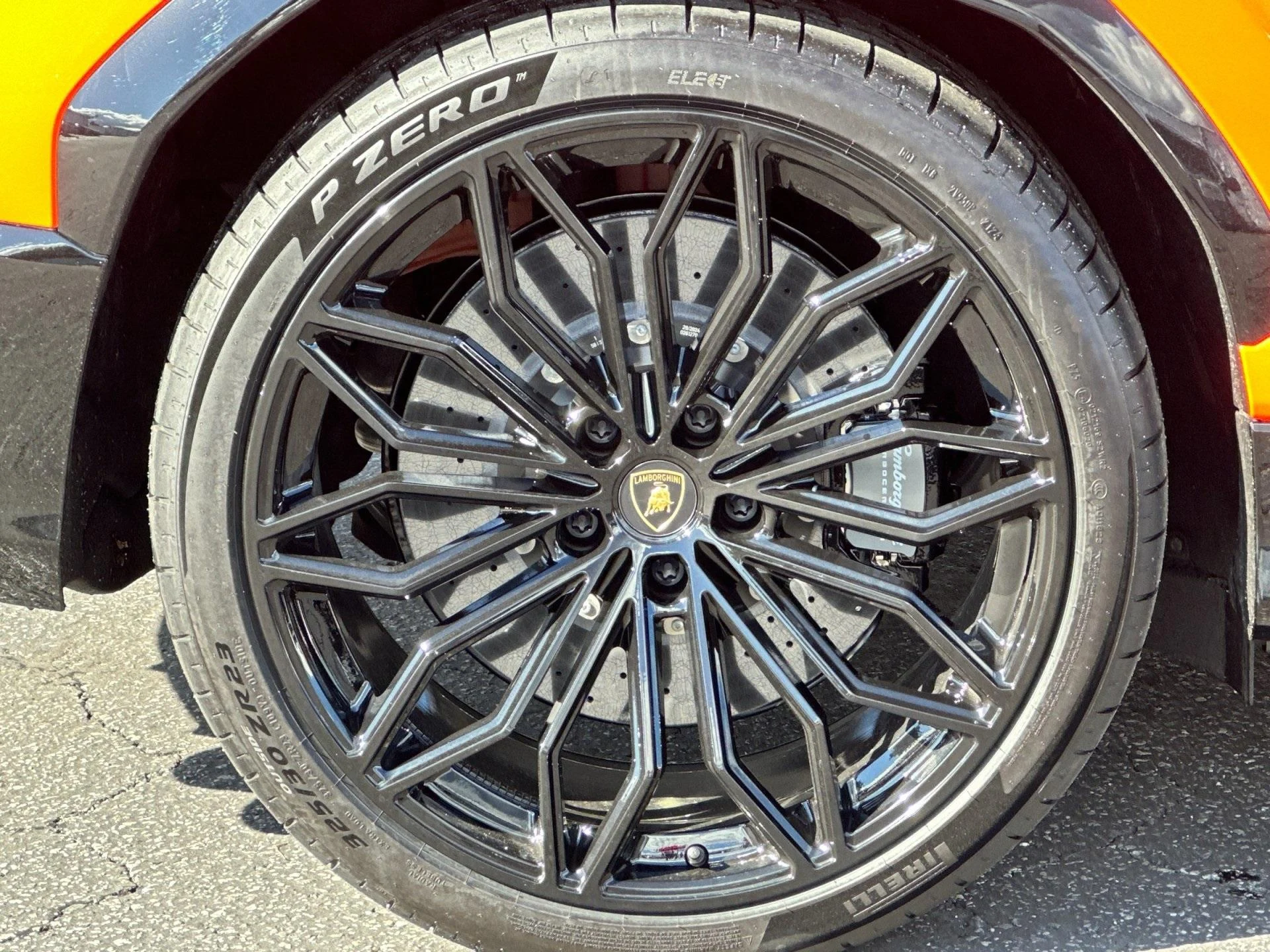 mph008_568907716_Used_2025_Lamborghini_Urus_SE_1755160812_414890b60c