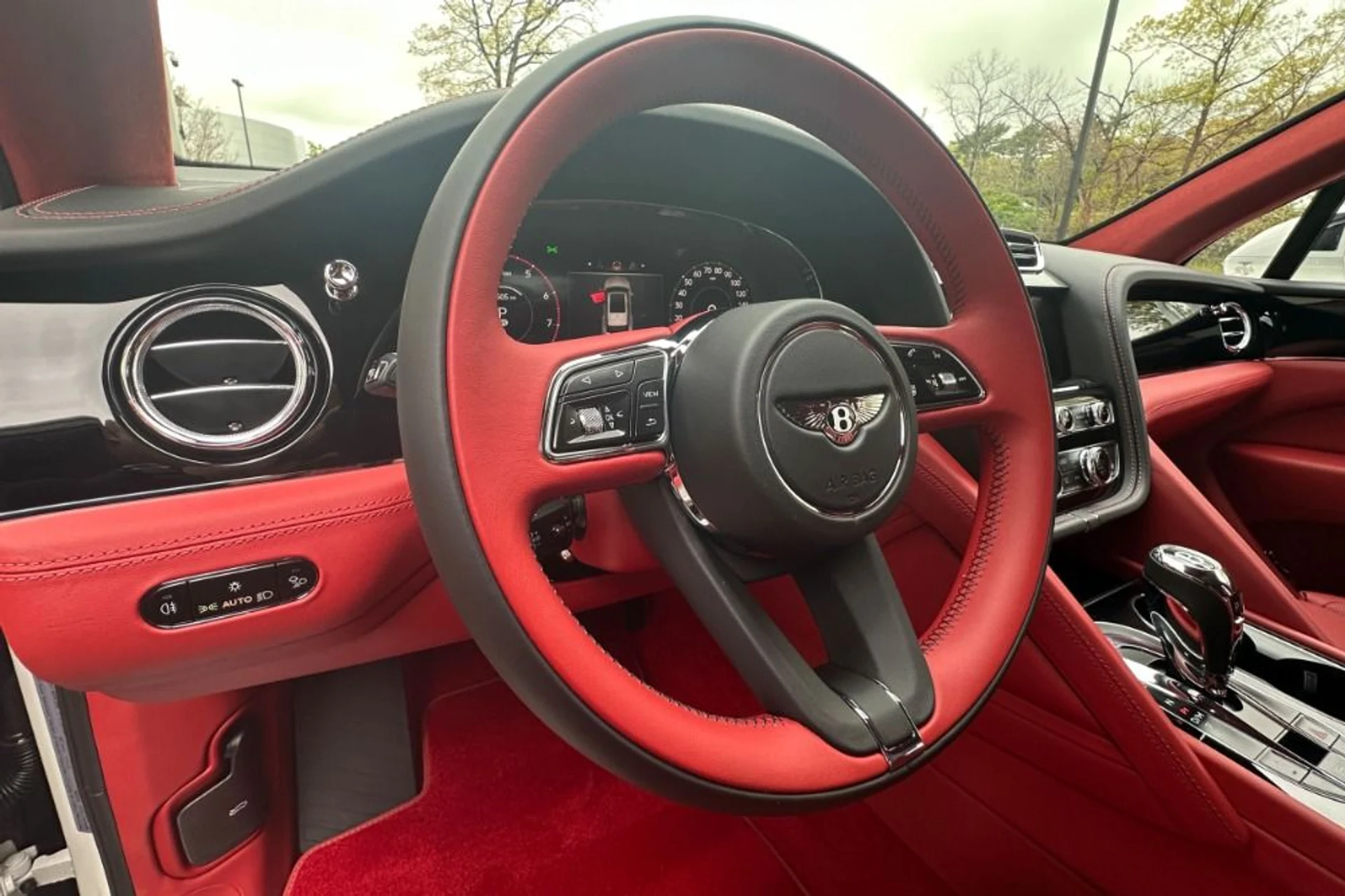 mph008_569645983_New_2026_Bentley_Bentayga_1777900217_2c63038c43