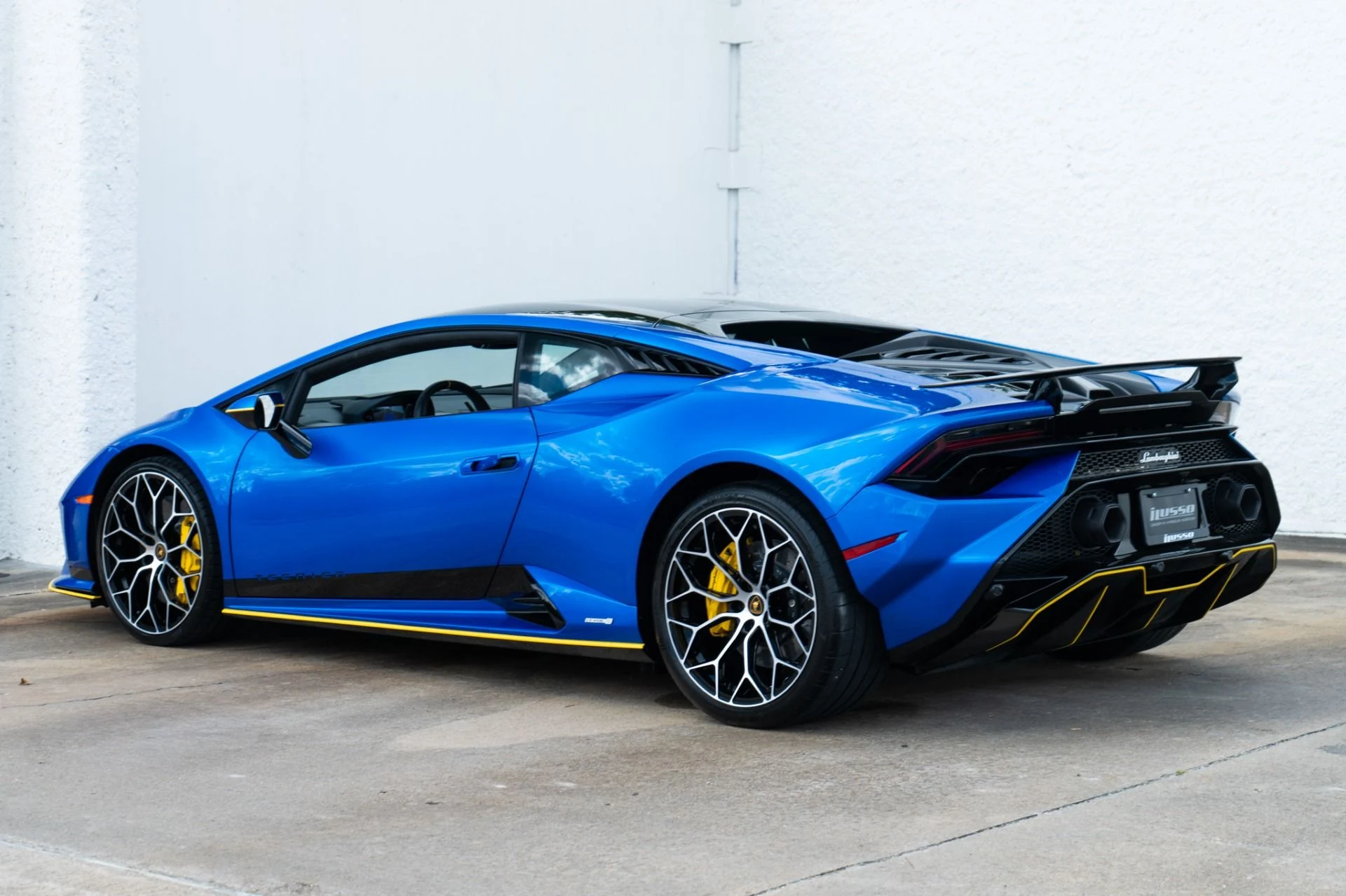 mph008_577184037_Used_2023_Lamborghini_Huracan_Tecnica_1790706861_f4a1bd6454