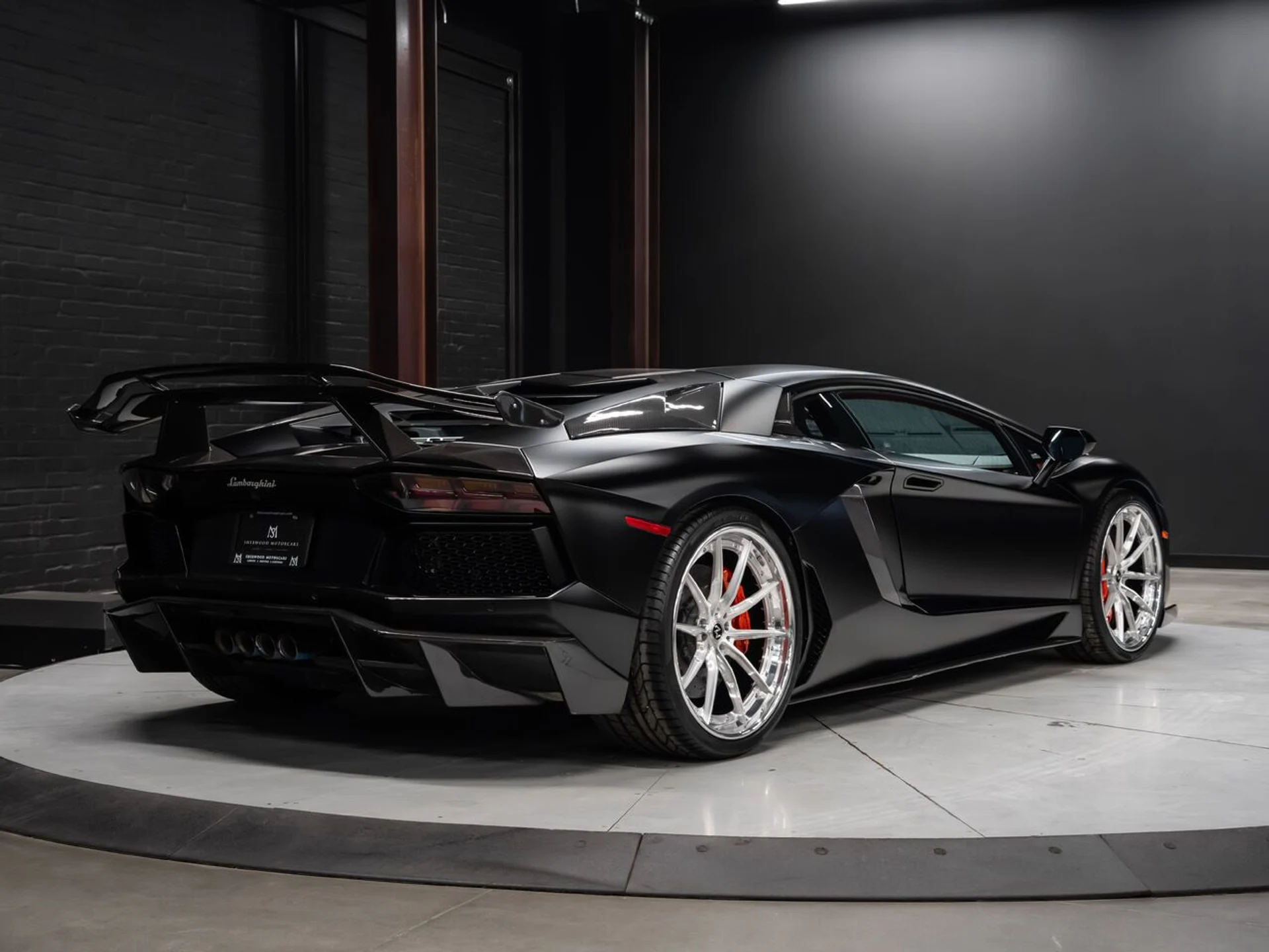 mph008_59431049_lamborghini_aventador_2015_110acb226c