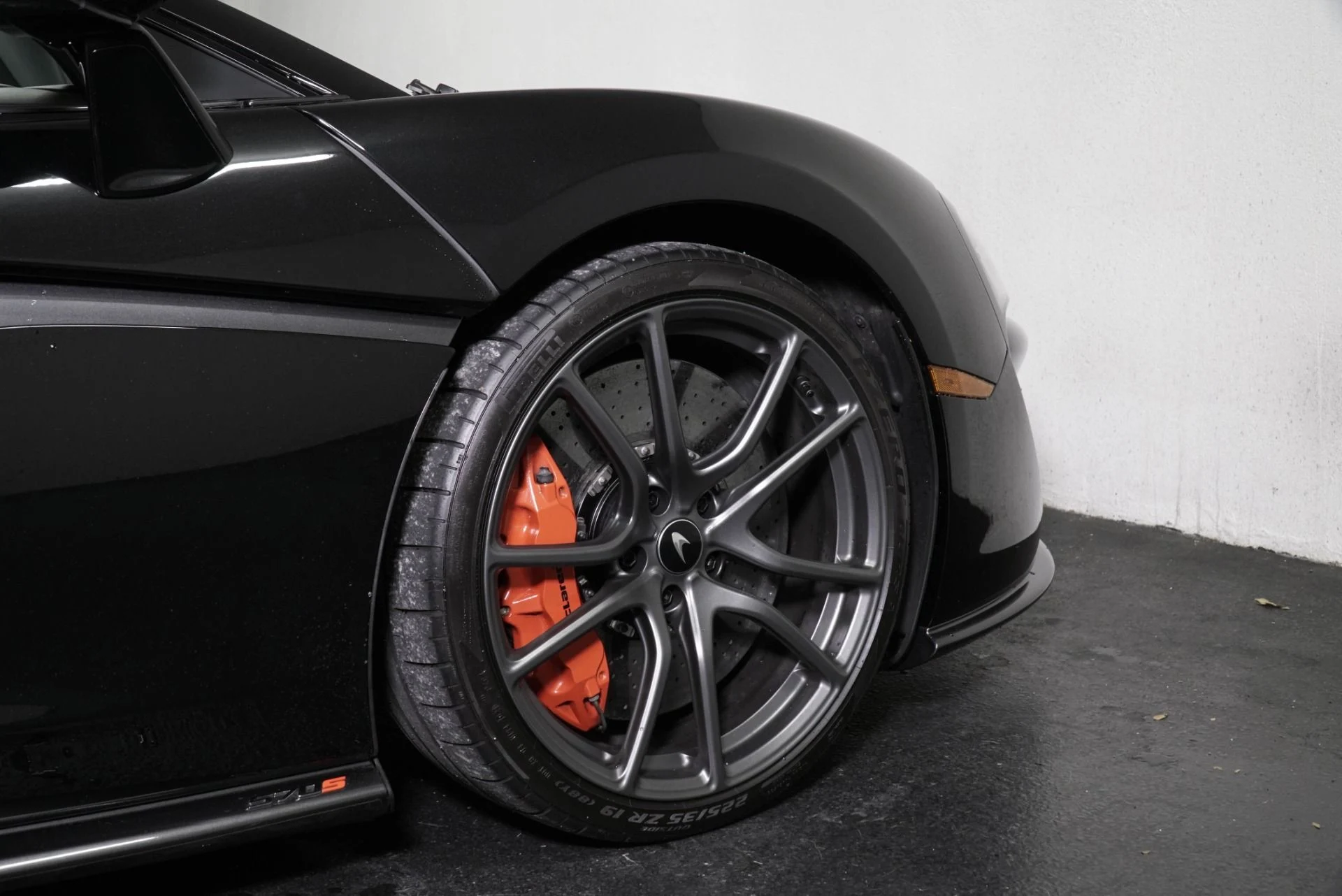 mph008_595138360_Used_2019_Mc_Laren_570_S_1765307043_3f2da76d7d