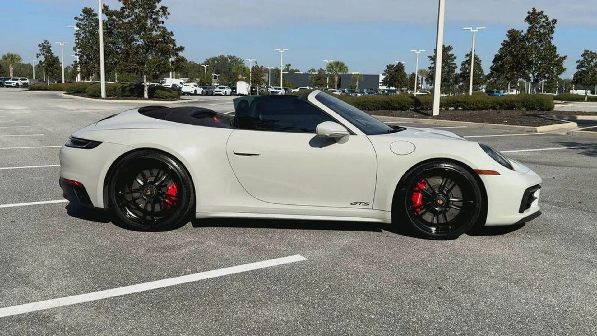 mph008_596827609_s_Sq_BW_9_D7_Izk3_Auv5gn_pv_W3_Jo_e5e71b16aa