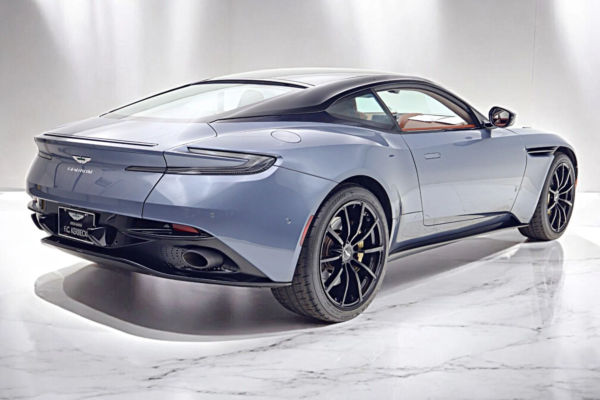 mph008_597799208_Used_2020_Aston_Martin_DB_11_AMR_4e09658f9f
