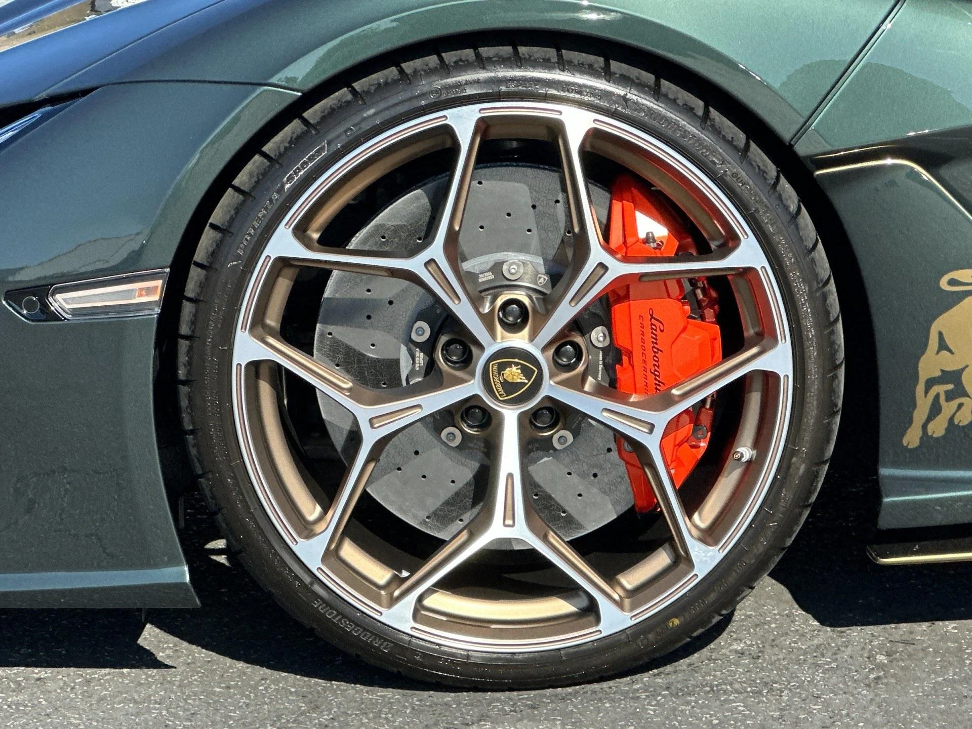 mph008_603447659_Used_2024_Lamborghini_Revuelto_1756303819_89a0586a01