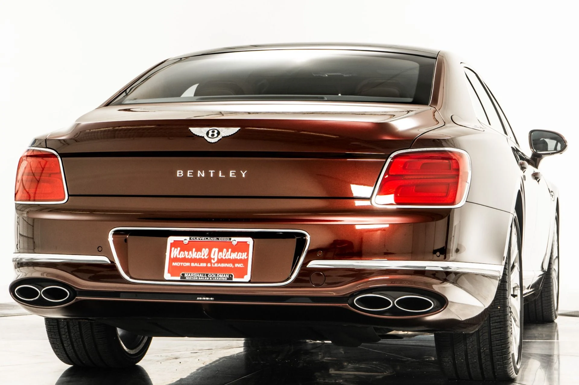 mph008_605754907_Used_2023_Bentley_Flying_Spur_Azure_1755704000_9921e4374e