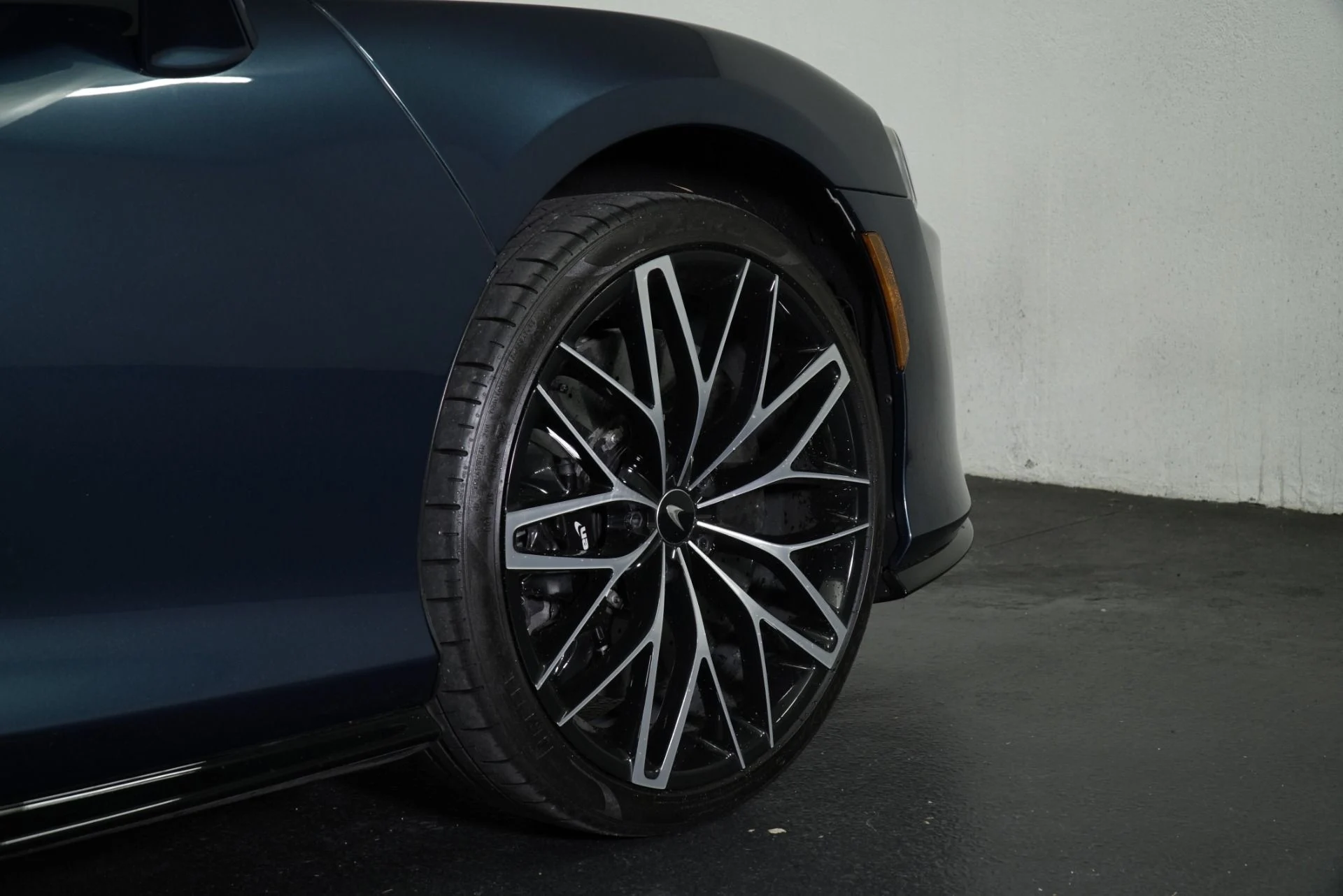 mph008_606453904_Used_2023_Mc_Laren_GT_1764782426_11e37edf26