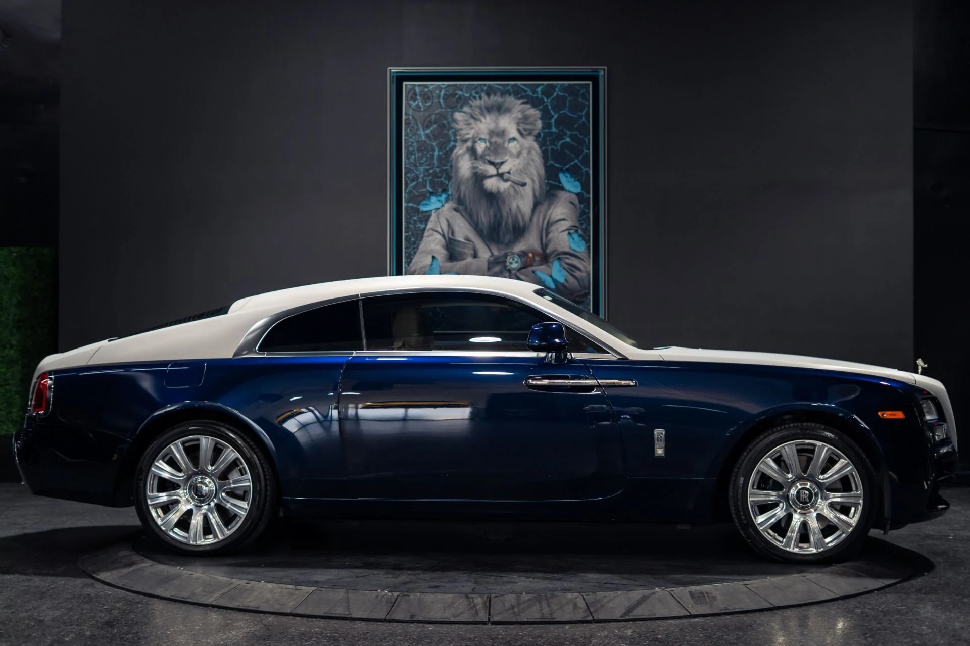 mph008_626566921_Used_2014_Rolls_Royce_Wraith_Bespoke_Interior_1784145568_4fa1ce9431