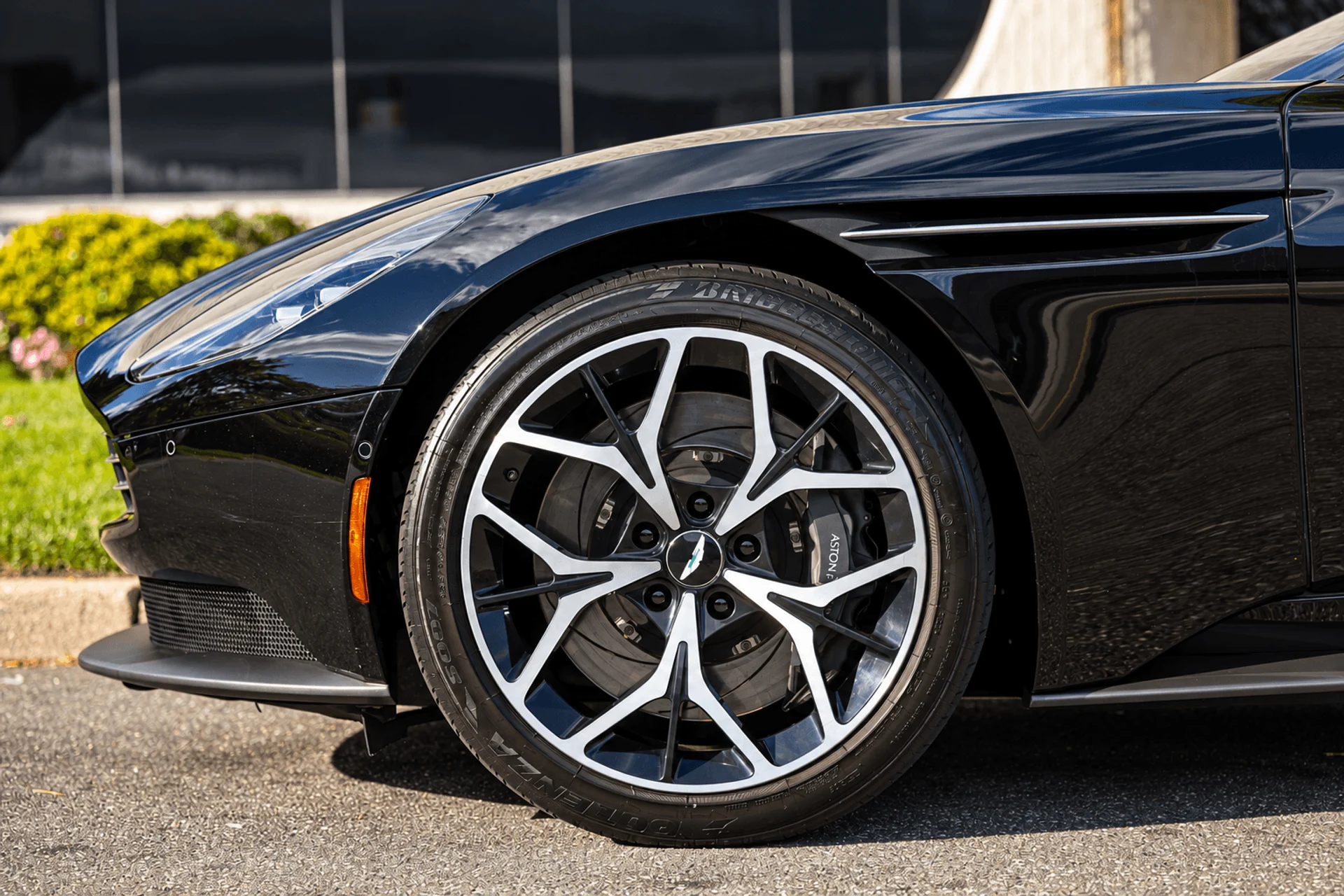 mph008_632365389_86ce8046_7492_4a22_81c3_bb29147e270d_2f375c4389