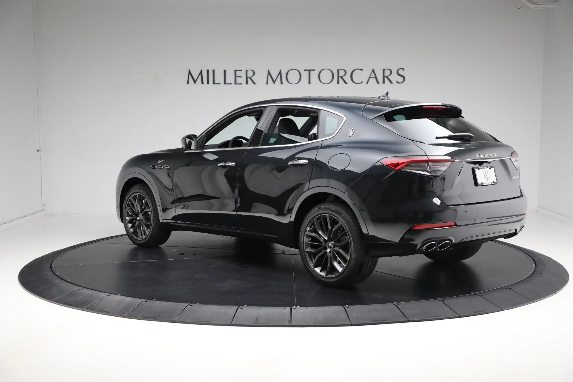 mph008_632935061_New_2024_Maserati_Levante_GT_Ultima_fb1153e096