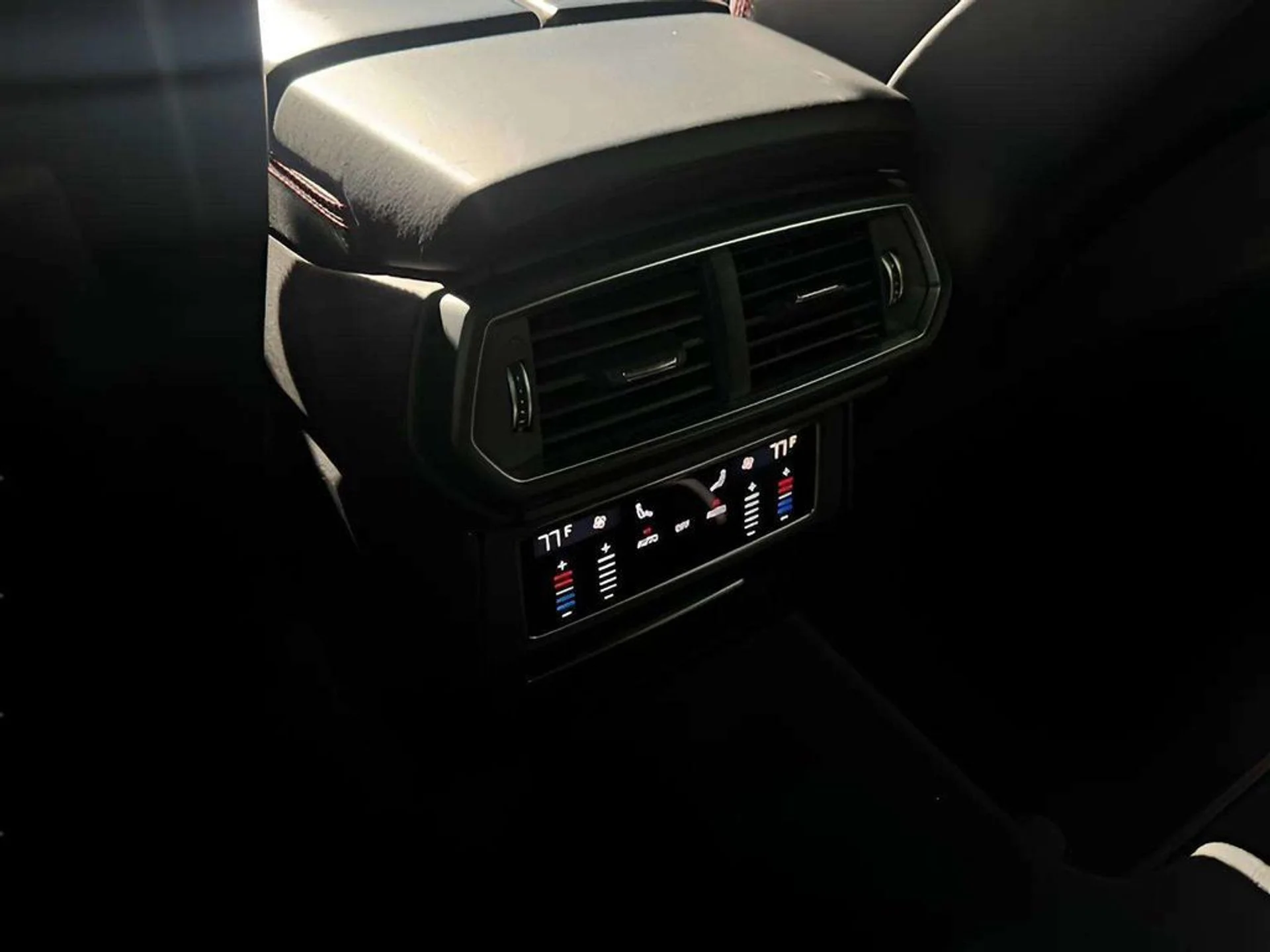 mph008_633447647_e51b5811a816c13610523661baffd254x_246957af7c