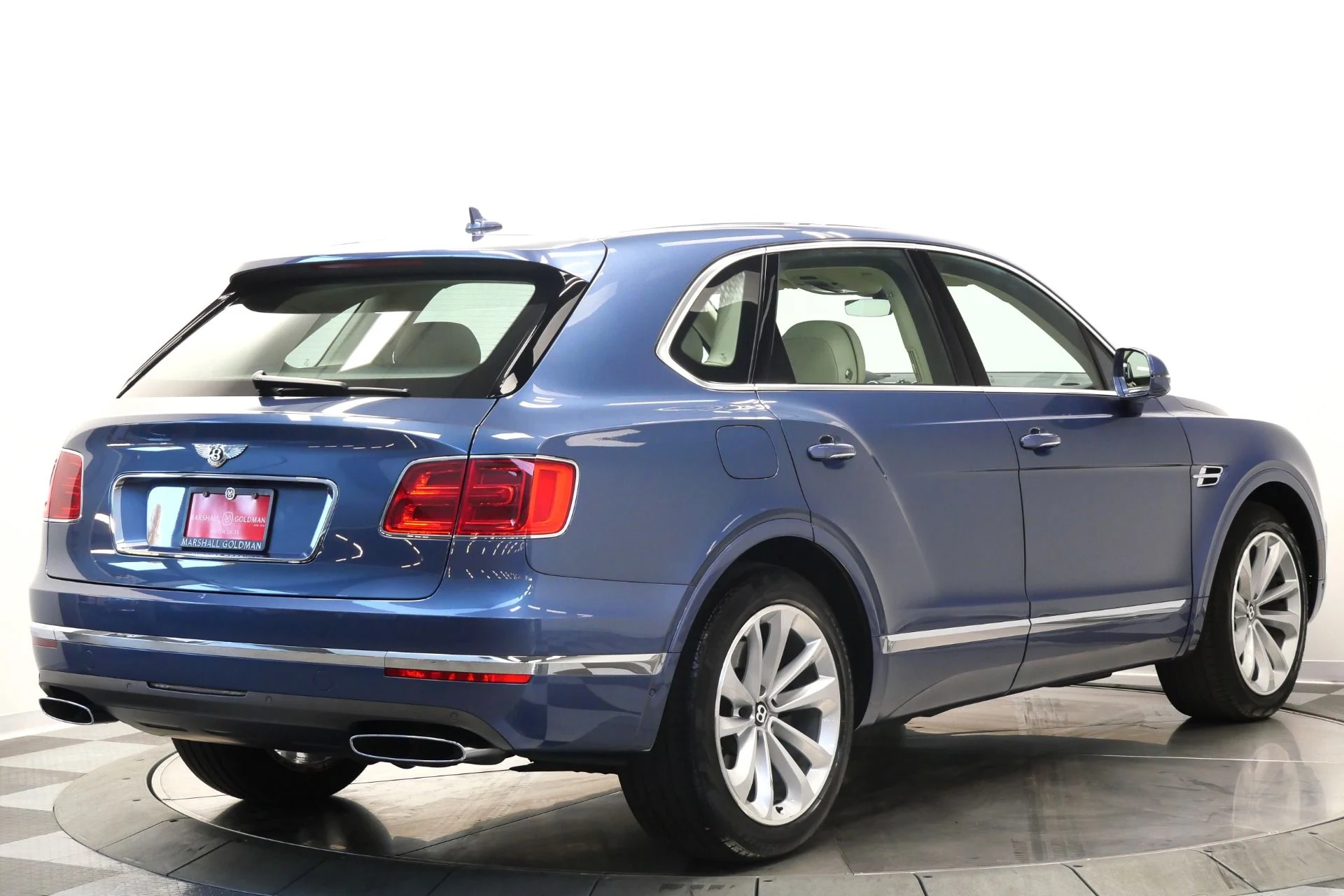 mph008_639548362_Used_2018_Bentley_Bentayga_Onyx_Edition_W12_Touring_Specification_Front_Seat_Comfort_Specification_1772647427_75012d7a45