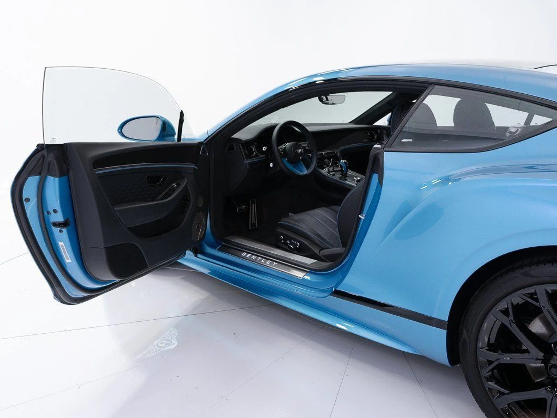 mph008_640537181_730299f2712c1674409b803b3ad30ae8_f97894a38a