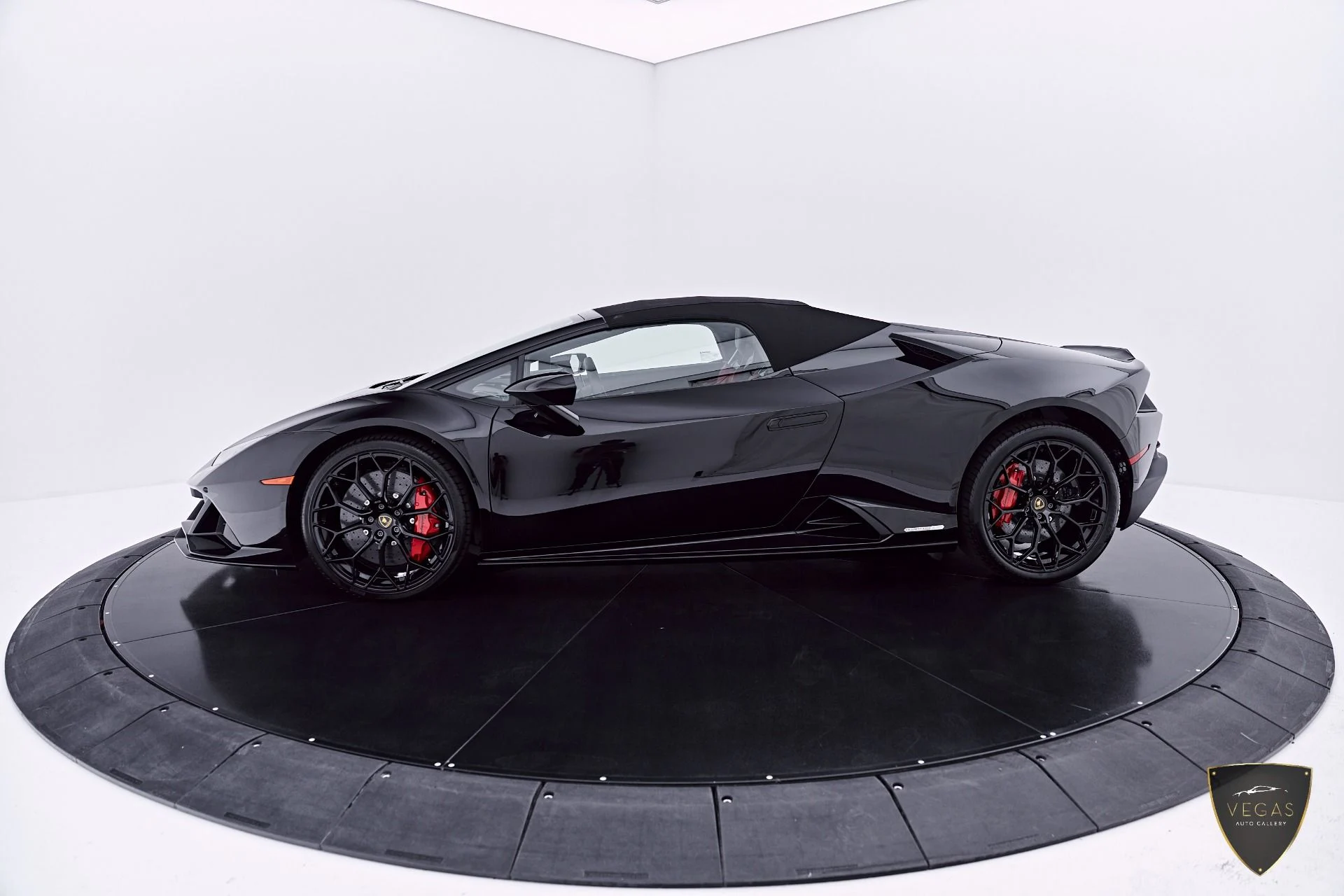 mph008_642418848_Used_2024_Lamborghini_Huracan_EVO_Base_1783505064_d2aa192d38