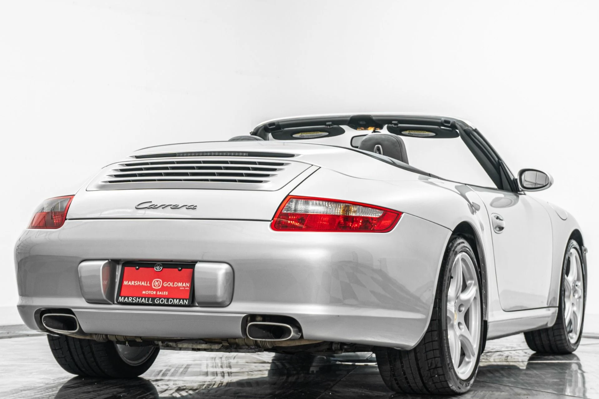 mph008_6464892_Used_2005_Porsche_911_Carrera_1782410367_be0065b1e2