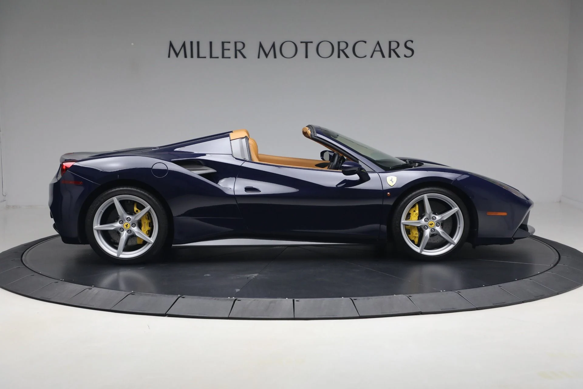 mph008_651256538_Used_2017_Ferrari_488_Spider_1781020224_accf90b915