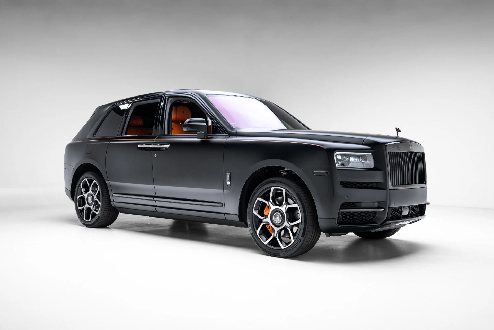 mph008_654611170_Used_2023_Rolls_Royce_Black_Badge_Cullinan_1775515525_7472cfb428