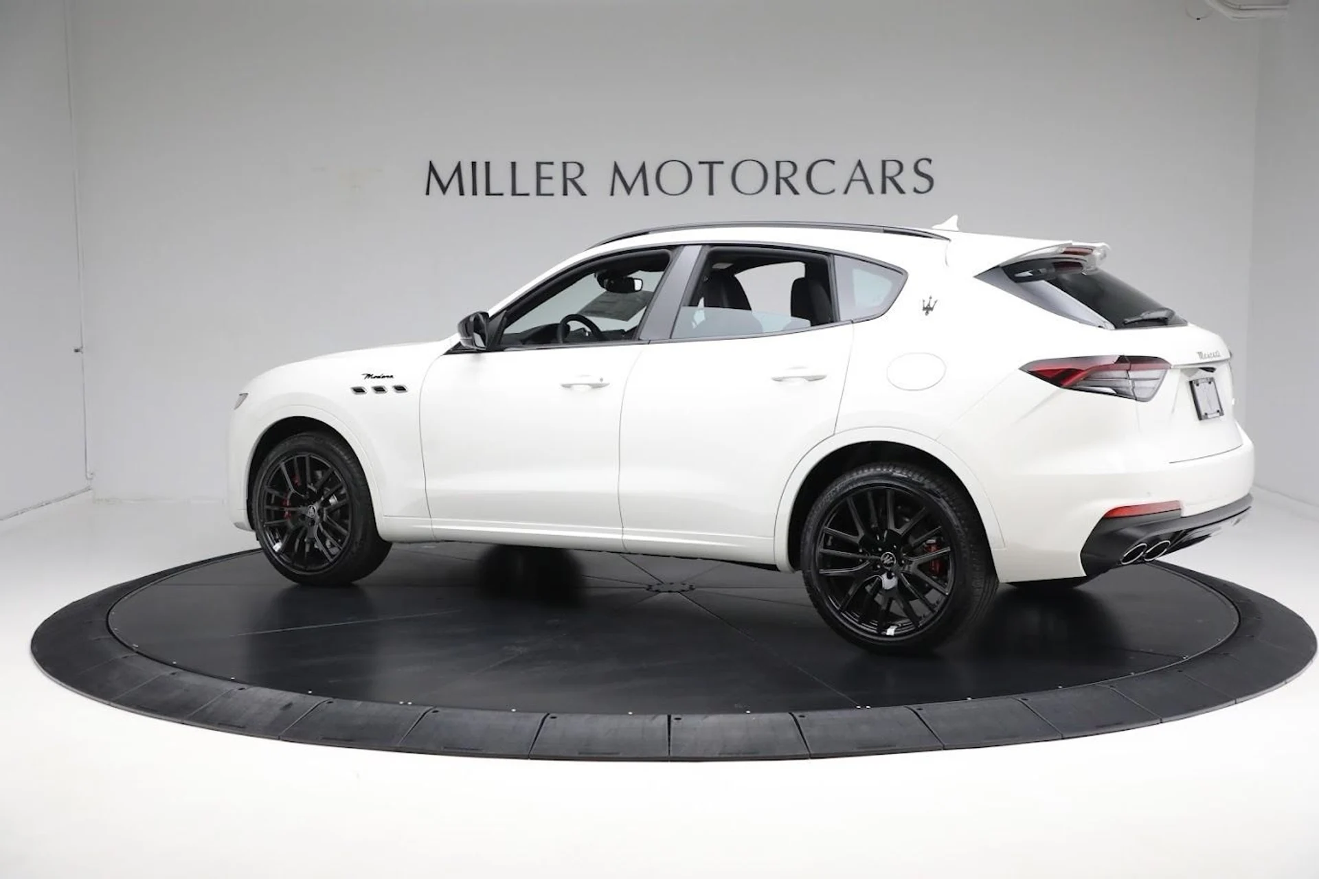 mph008_657053239_New_2024_Maserati_Levante_Modena_Ultima_e9ec2c2357