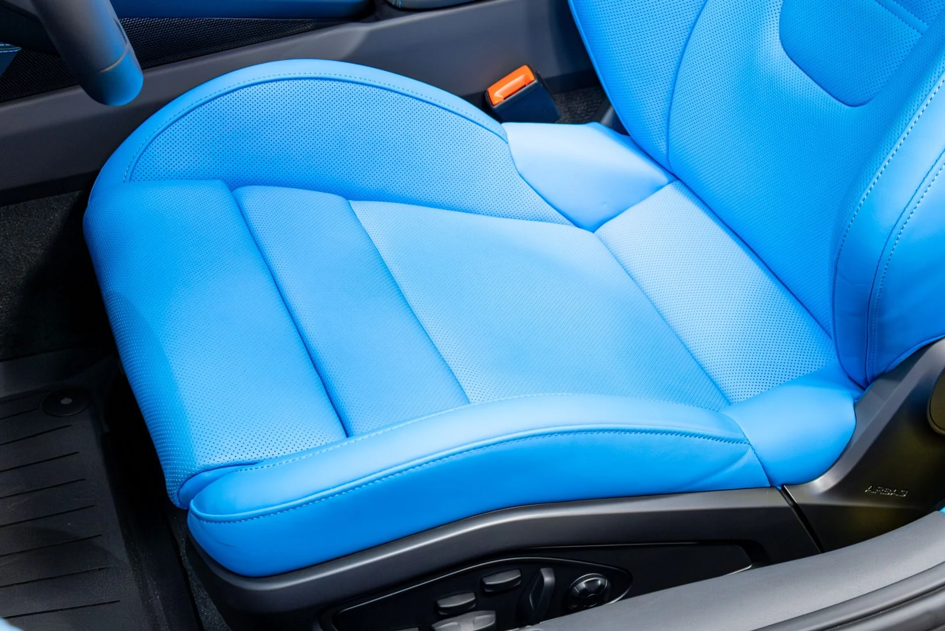 mph008_657986792_Used_2024_Porsche_911_1774039779_a9efbb9d79