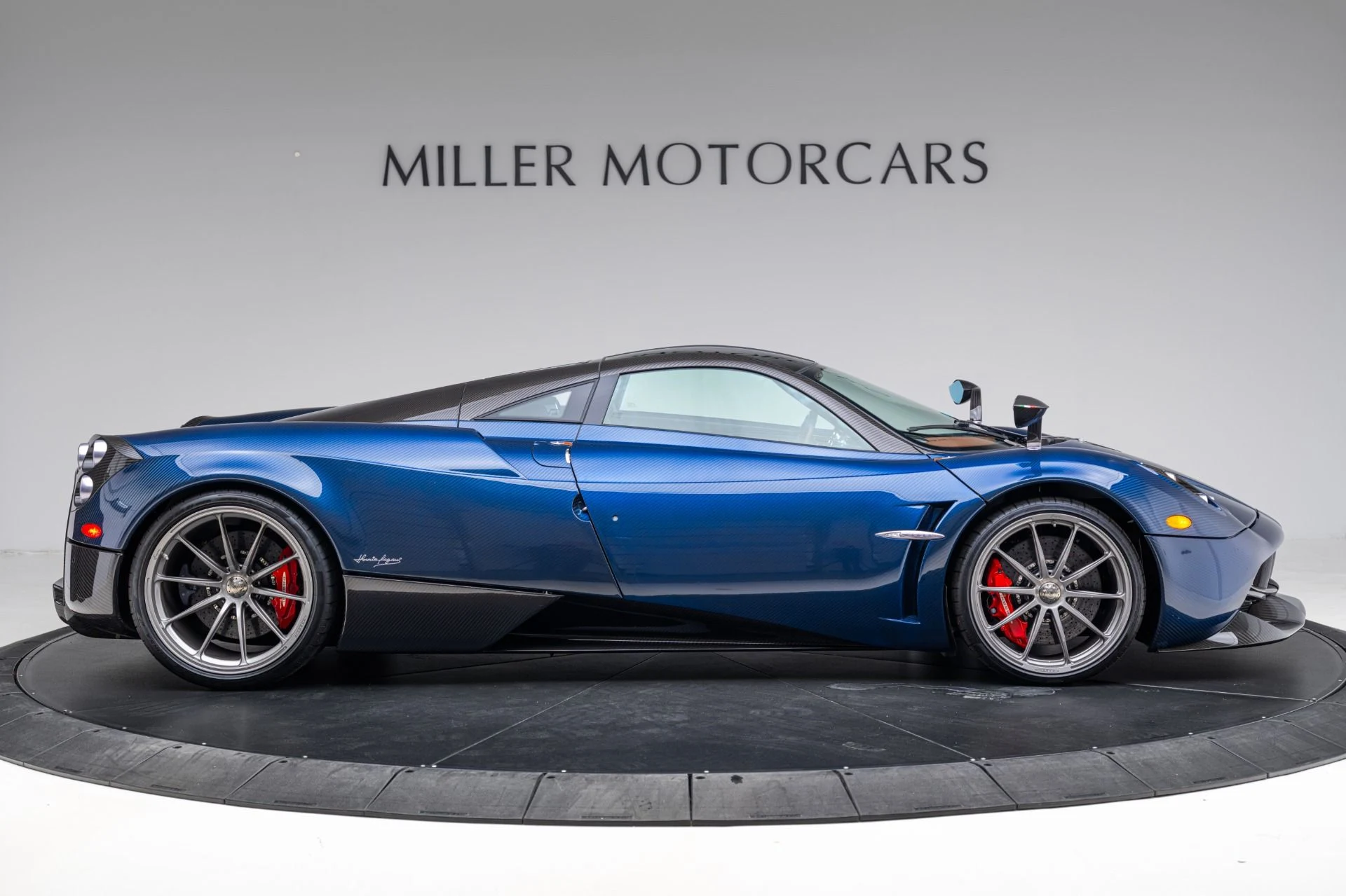 mph008_664070046_Used_2014_Pagani_Huayra_Tempesta_afc517a436