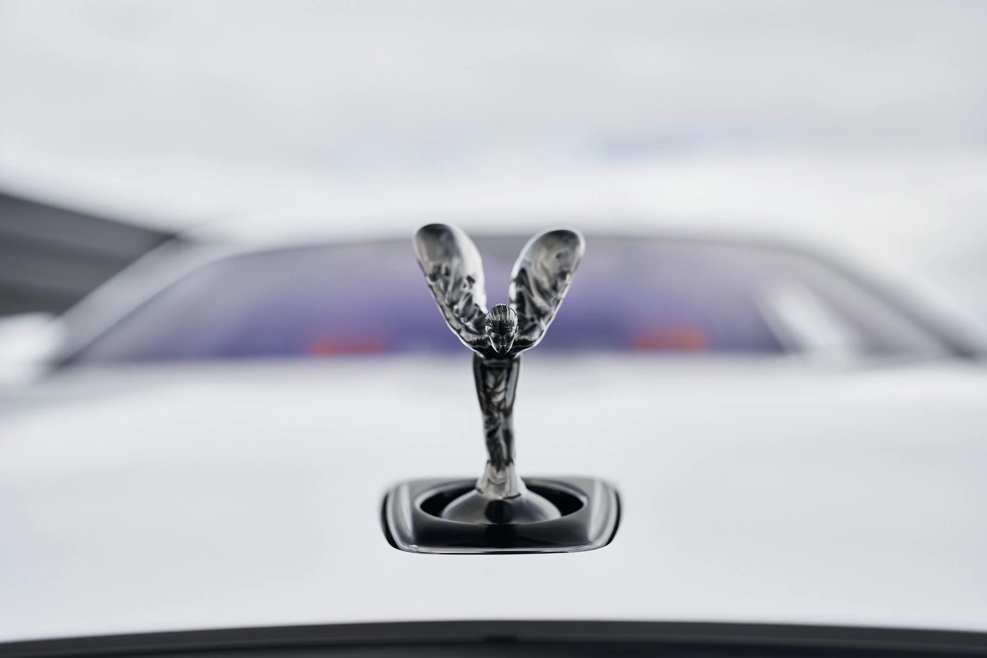 mph008_686755226_Used_2025_Rolls_Royce_Ghost_Black_Badge_1763167755_1274dd767e