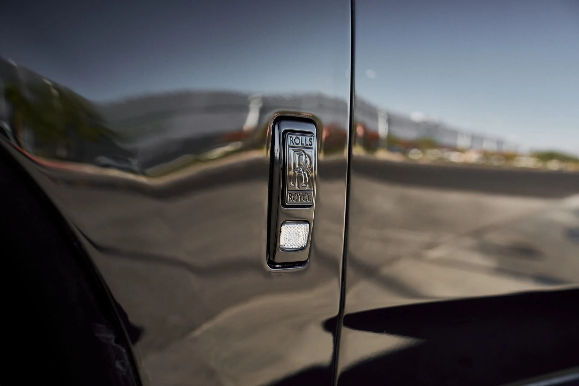 mph008_686999043_Used_2019_Rolls_Royce_Cullinan_Base_1764382645_eb1f9003b0