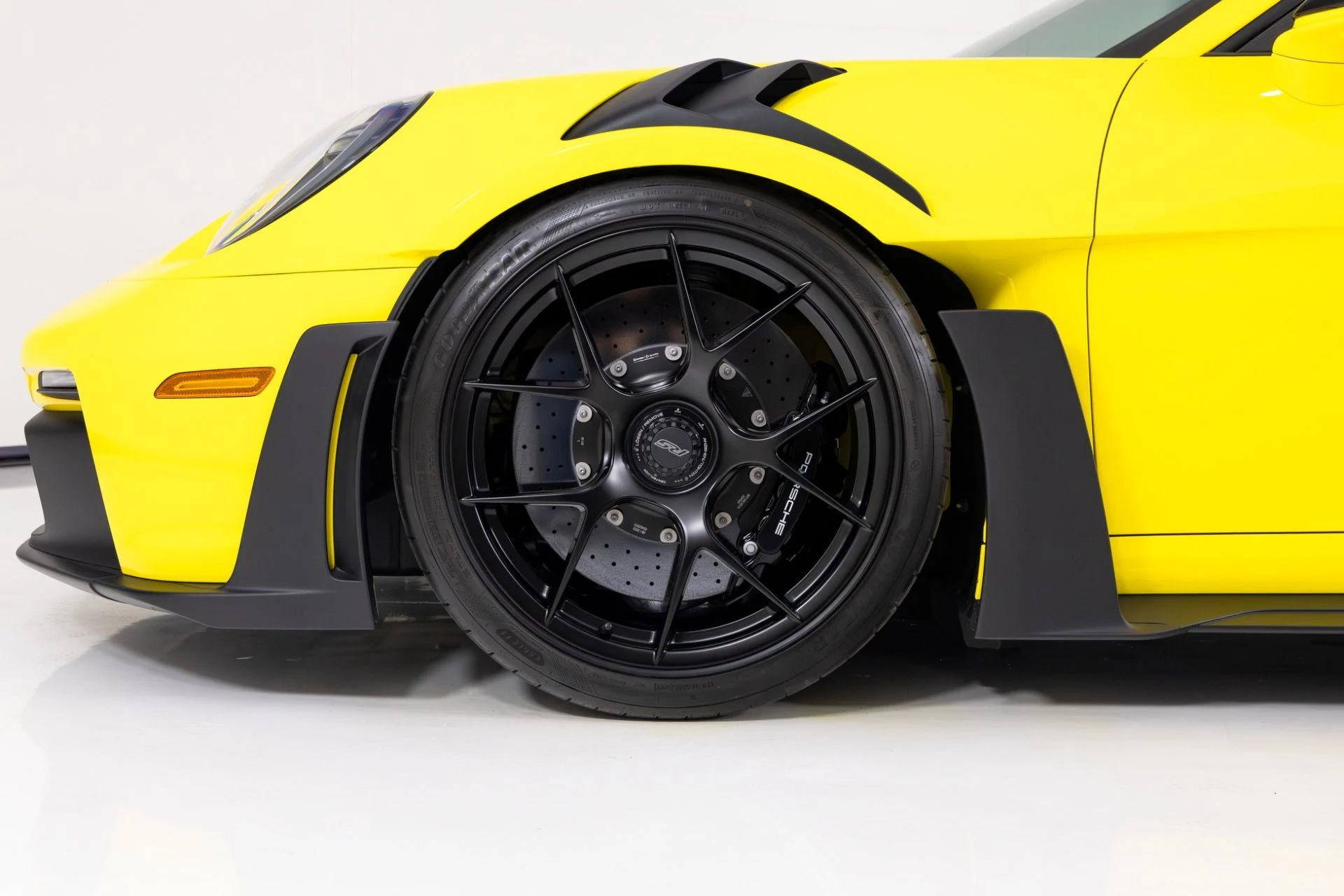 mph008_690584827_Used_2024_Porsche_911_GT_3_RS_1770767526_0aef408621